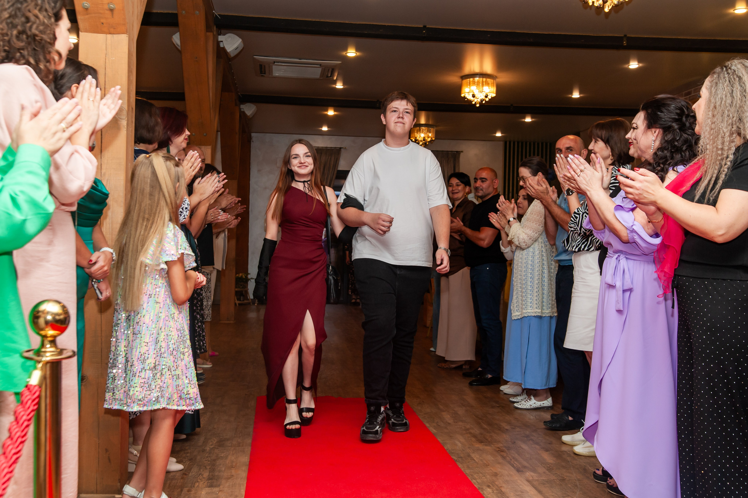 Выпускной МАОУ СОШ № 17 им. Эдуарда Есаяна. Свадебный и семейный фотограф Денис Лукьянов в Краснодаре, Краснодарском крае и Республике Крым