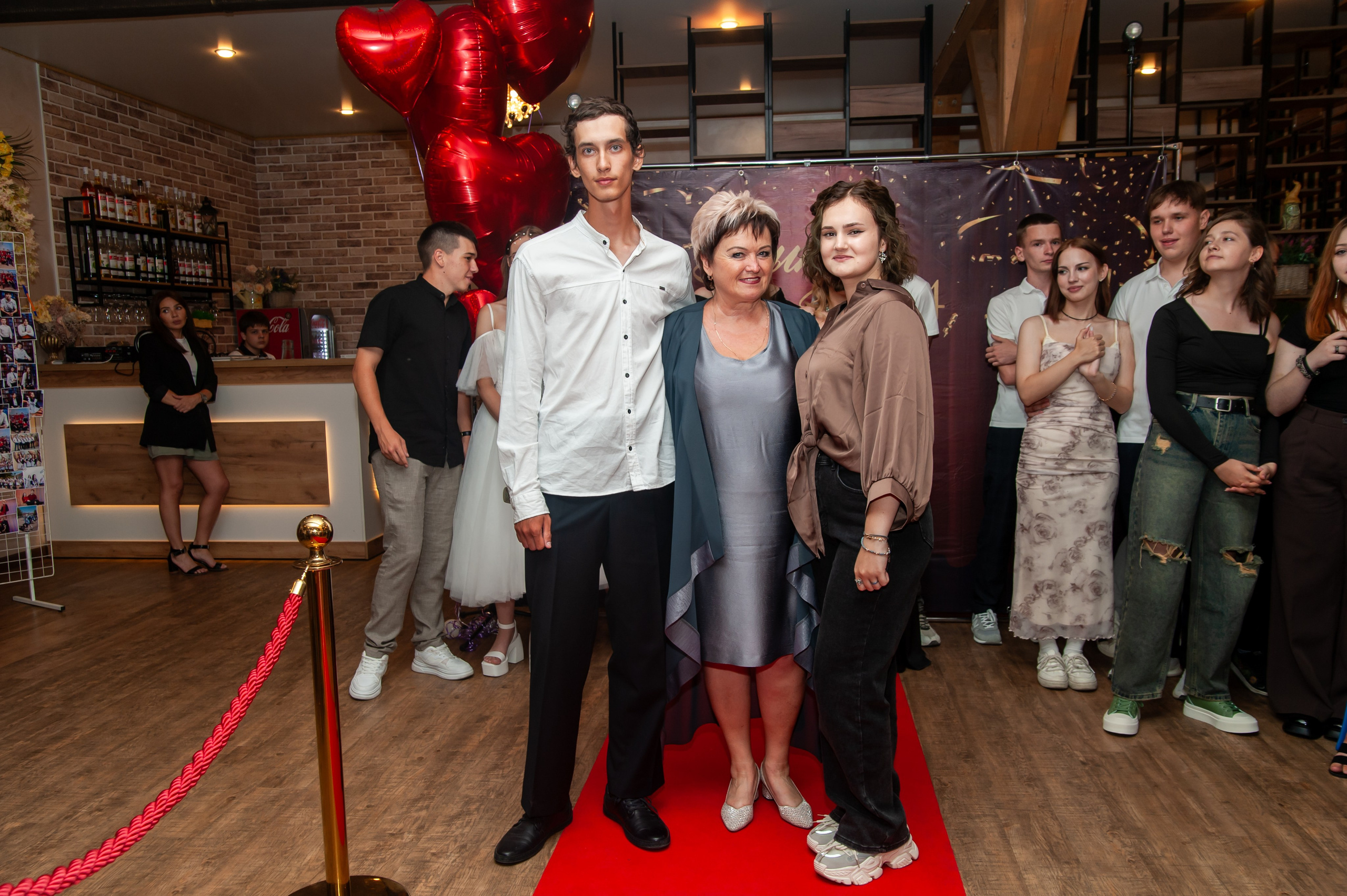 Выпускной МАОУ СОШ № 17 им. Эдуарда Есаяна. Свадебный и семейный фотограф Денис Лукьянов в Краснодаре, Краснодарском крае и Республике Крым