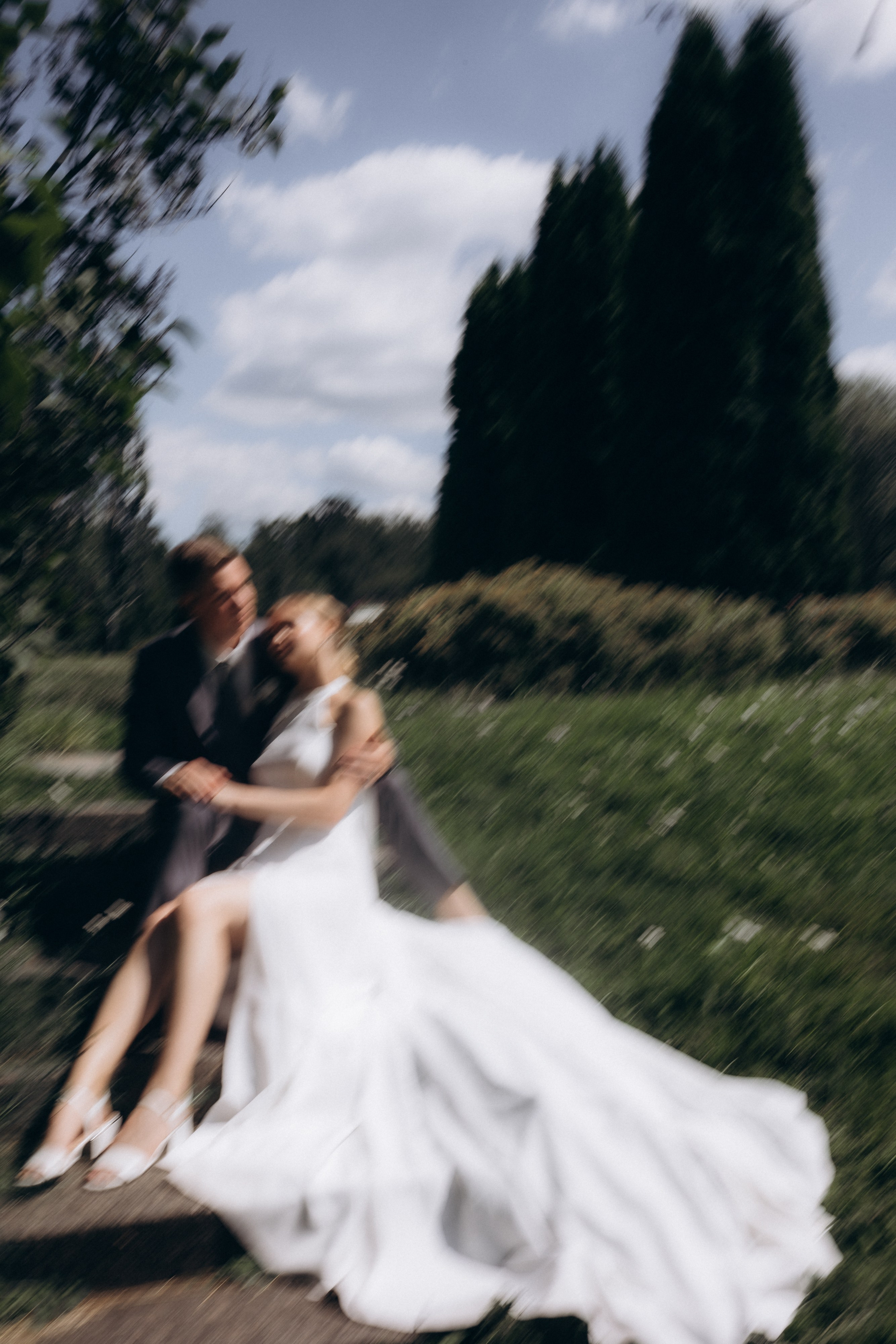 Свадебная фотосессия в Главном Ботаническом саду и в оранжерее. Свадебный фотограф в Москве Мария Крош