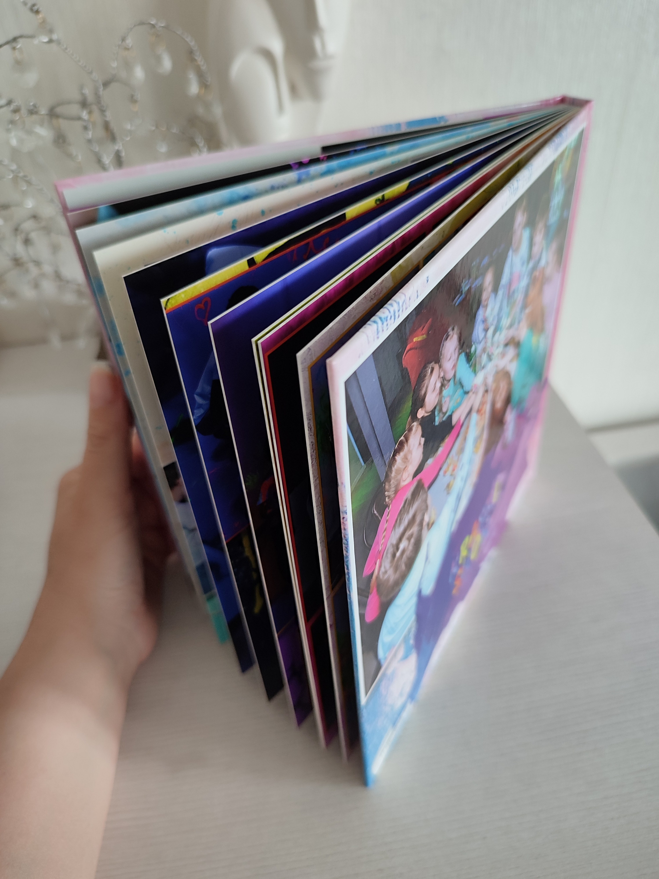 Книги ПРЕМИУМ (матовые плотные страницы; форматы — 20×20, 21×30, 30×20, 25×25, 30×30 -от 10 до 30 разв-ов. Фотограф Алина Лебедь