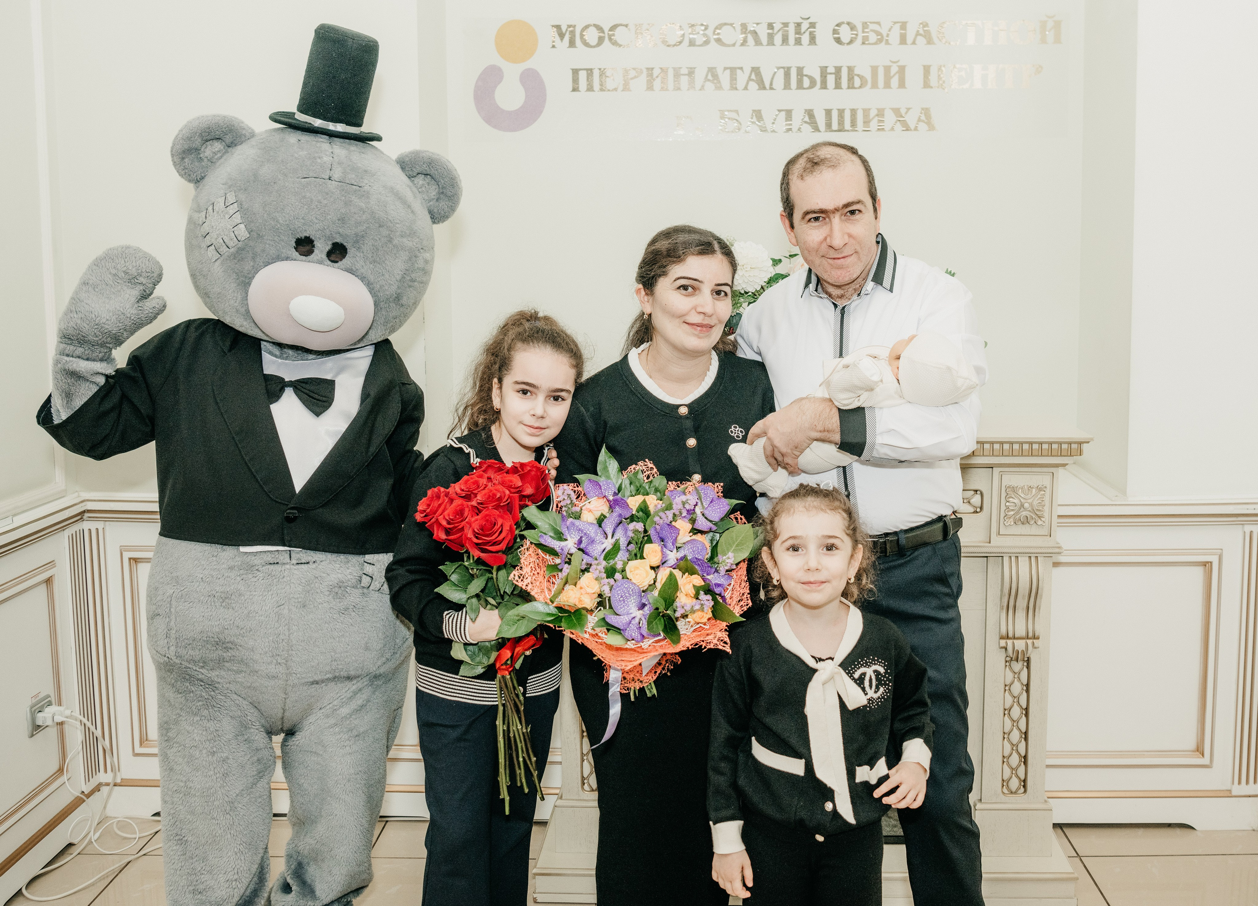Выписка Вигена. Перинатальный центр в Балашихе. Фотограф на выписку из роддома в Москве и МО