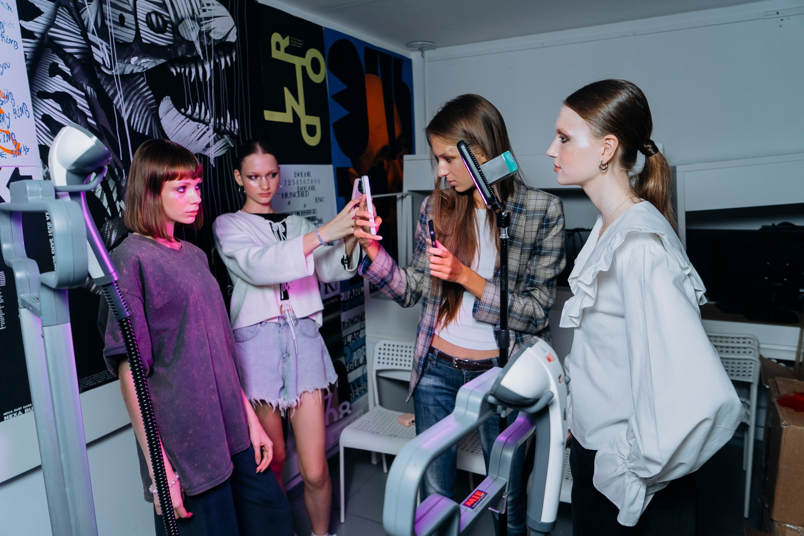 Фотограф на подиуме: съемка фэшн-показа B&D. Профессиональный репортажный фотограф в Москве Владимир Глаголев