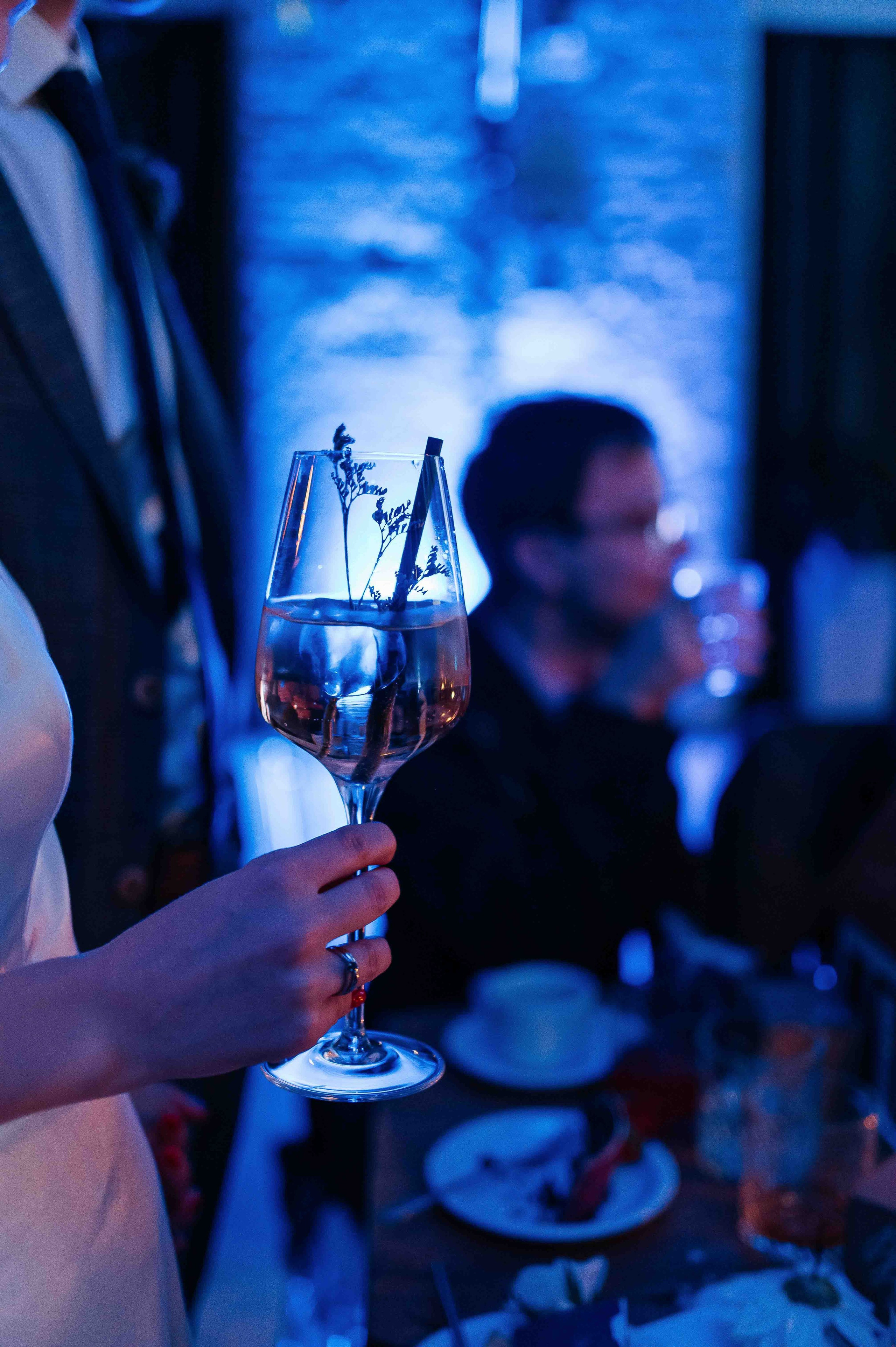 Утро невесты в гостинице. Свадебный и семейный фотограф в Котласе Никита Попов