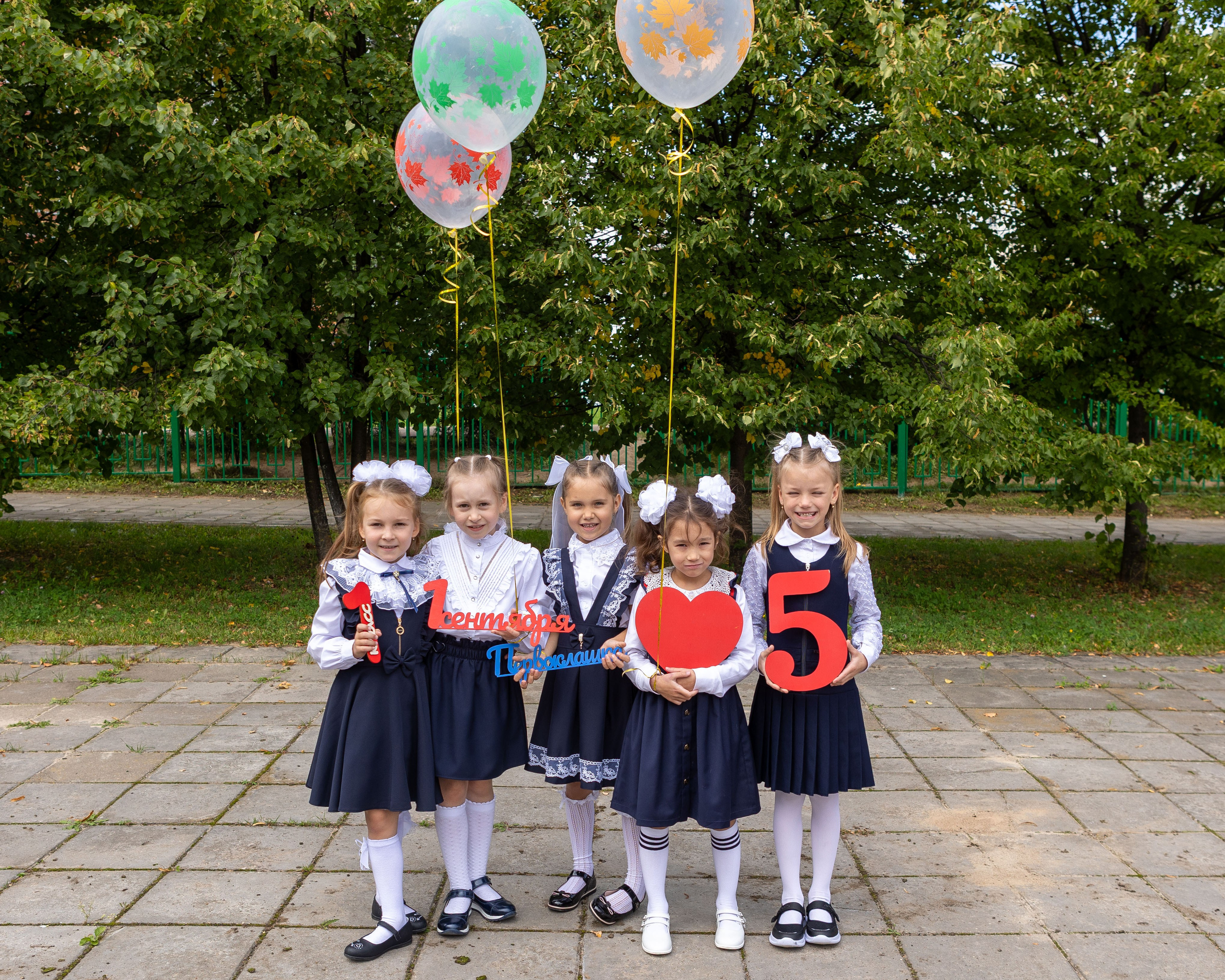 Первый школьный день 1М, школа № 30. Выпускные альбомы для школы и детского сада — школьный фотограф Подольск, Троицк, Щербинка, Москва