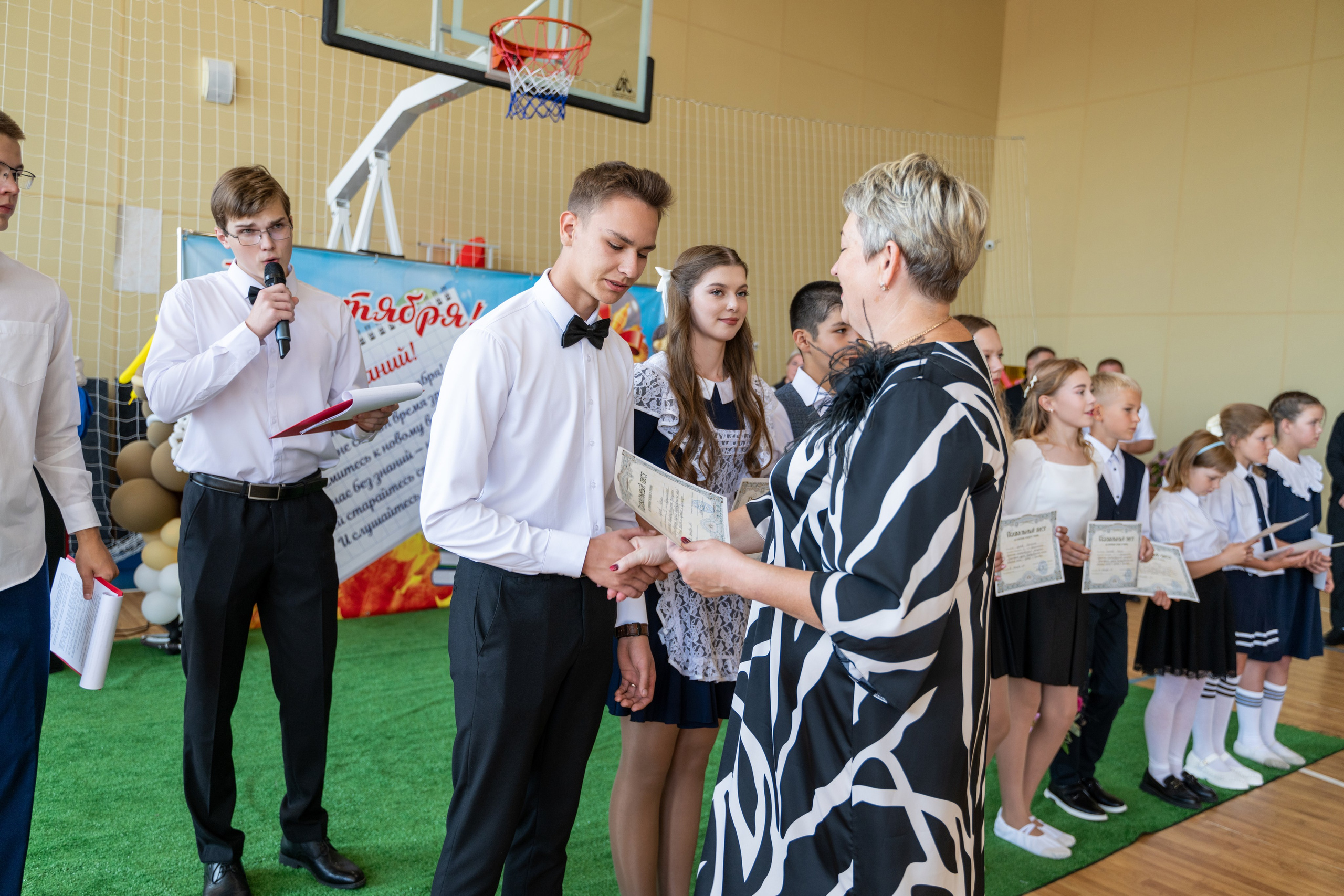 1 Сентября газопроводская школа 11 класс. Фотограф самых запоминающихся моментов Вашей жизни