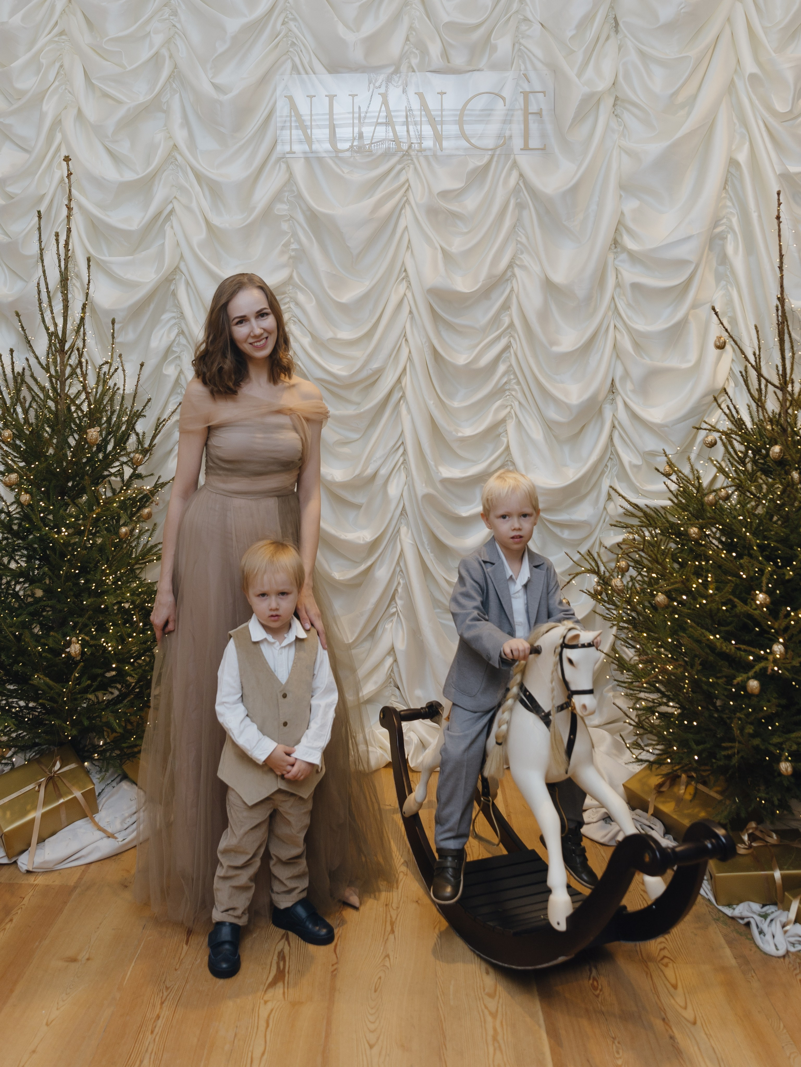 NUANCE — Ёлка. Destination wedding photographer Mary Korenchuk