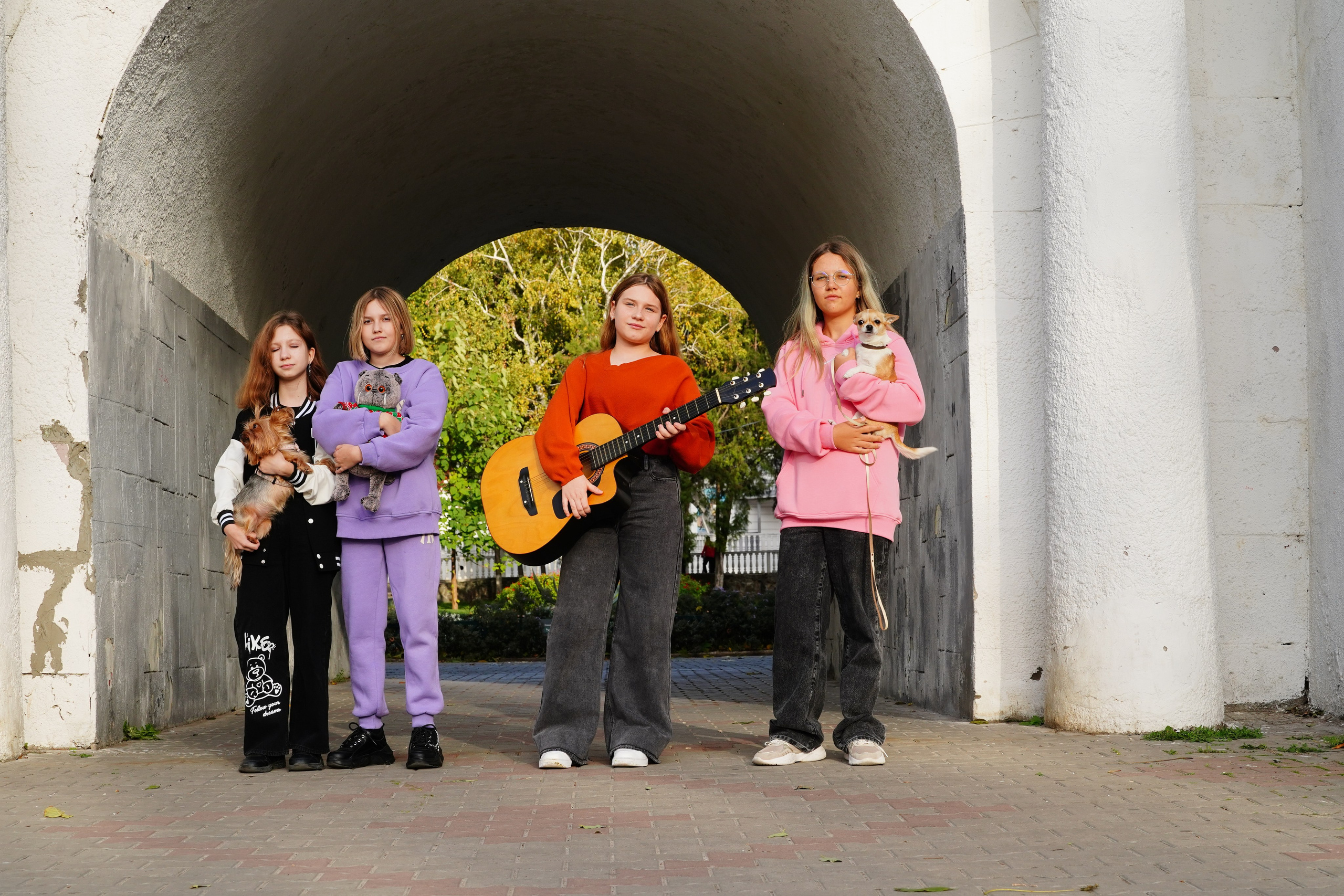 Парк Горького 6 класс. MEMENTO.Выпускные альбомы, школьные, юбилейные и другие книги. Ростов-на-Дону