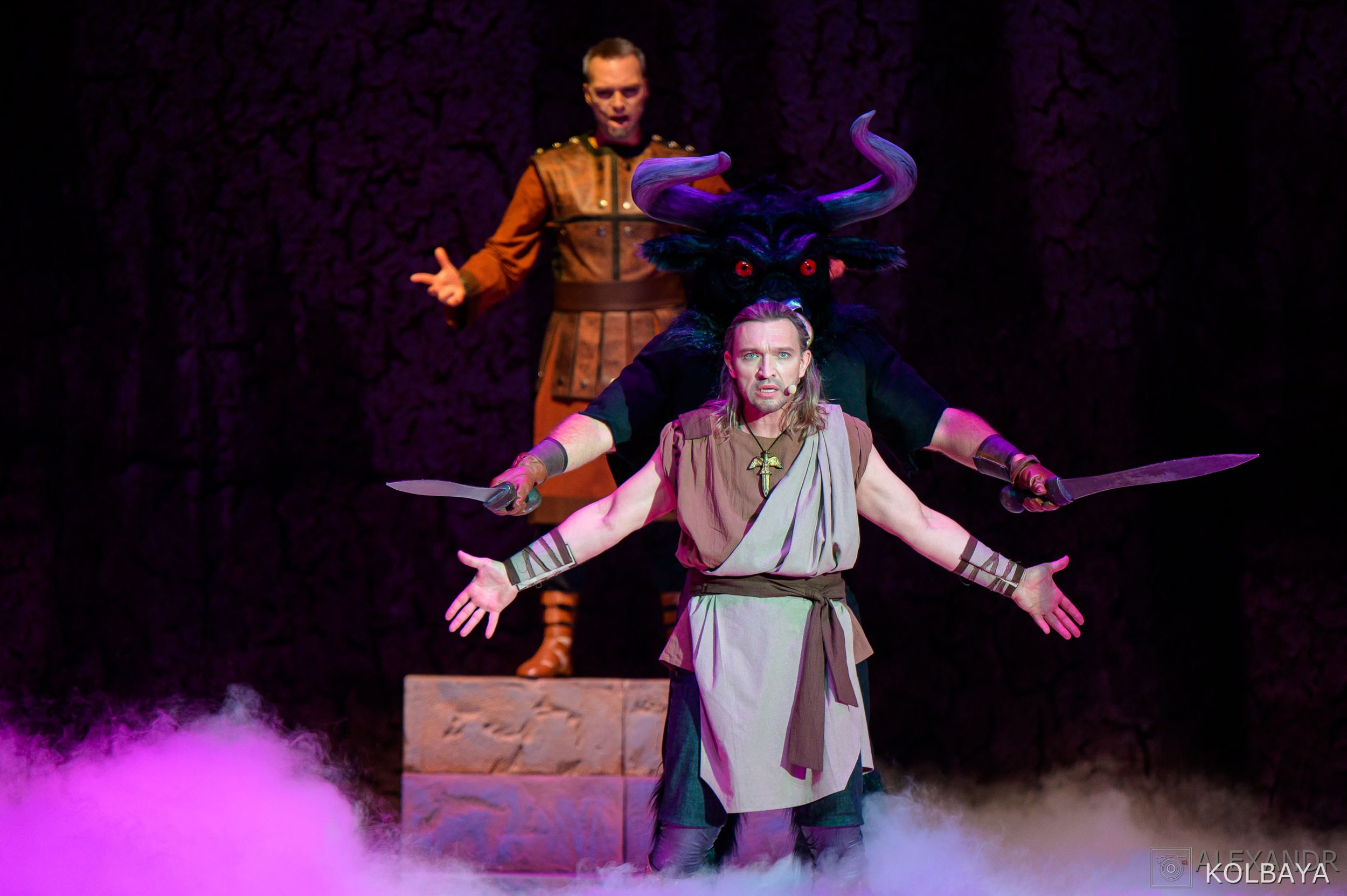 Фоторепортаж со спектакля Гладиатор в Театре Терезы Дуровой. Концертный и театральный репортажный фотограф в Москве Александр Колбая