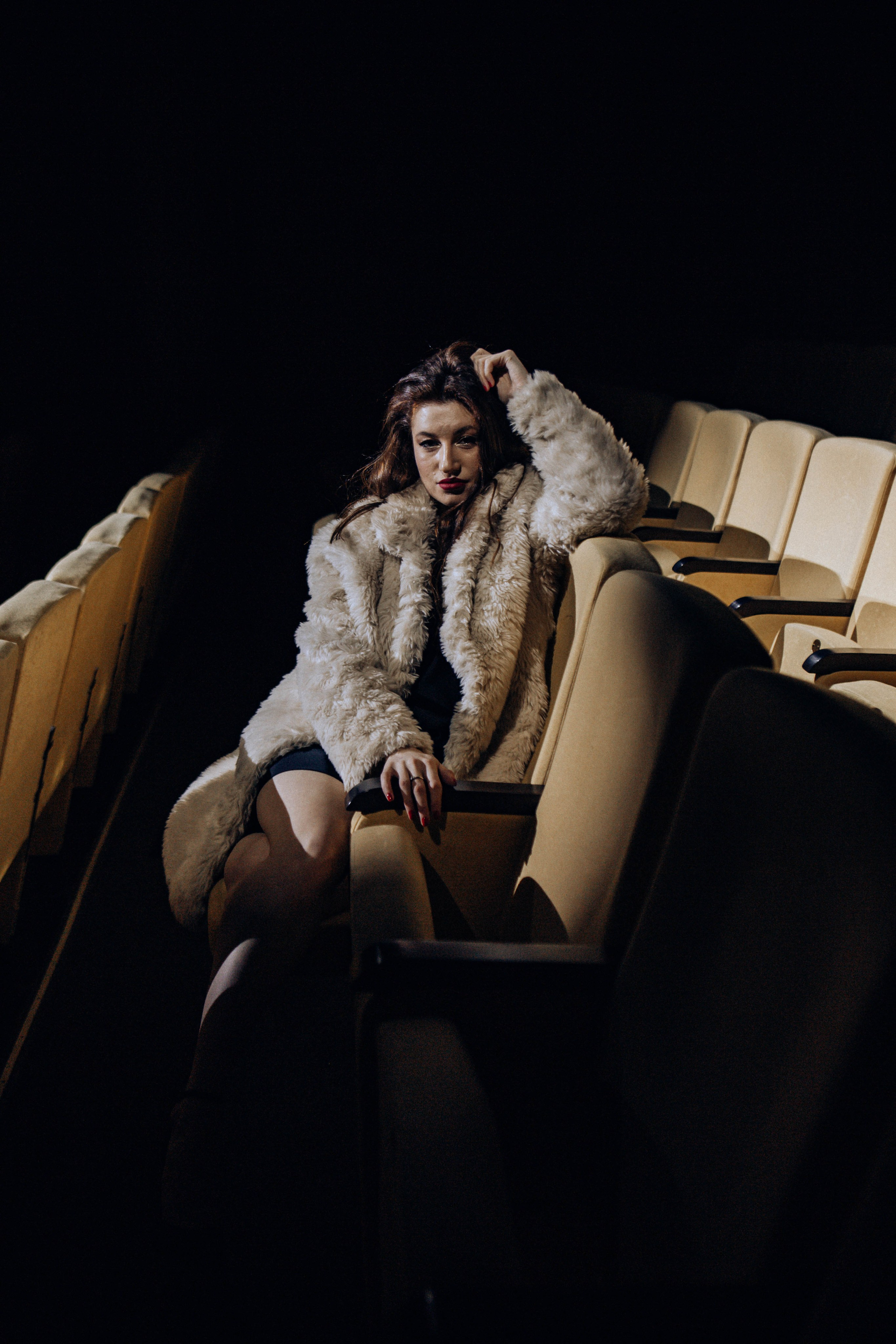 Катя. Контакты