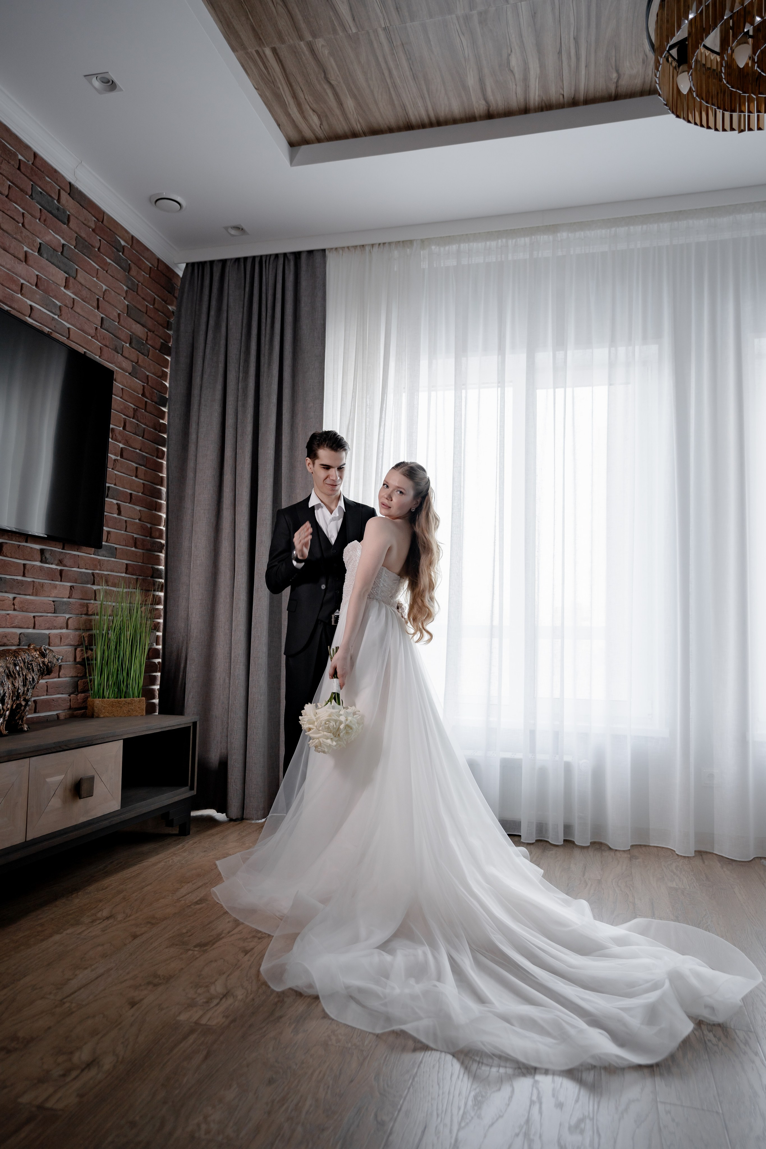 СВАДЕБНАЯ СЬЕМКА СБОРОВ В ОТЕЛЕ И ВЫЕЗД НА ЦЕРЕМОНИЮ (СНЯТО В СИБИРЕ В НИЖНЕВАРТОВСКЕ). Профессиональный фотограф, Санкт-Петербург — Виктория Богомолова