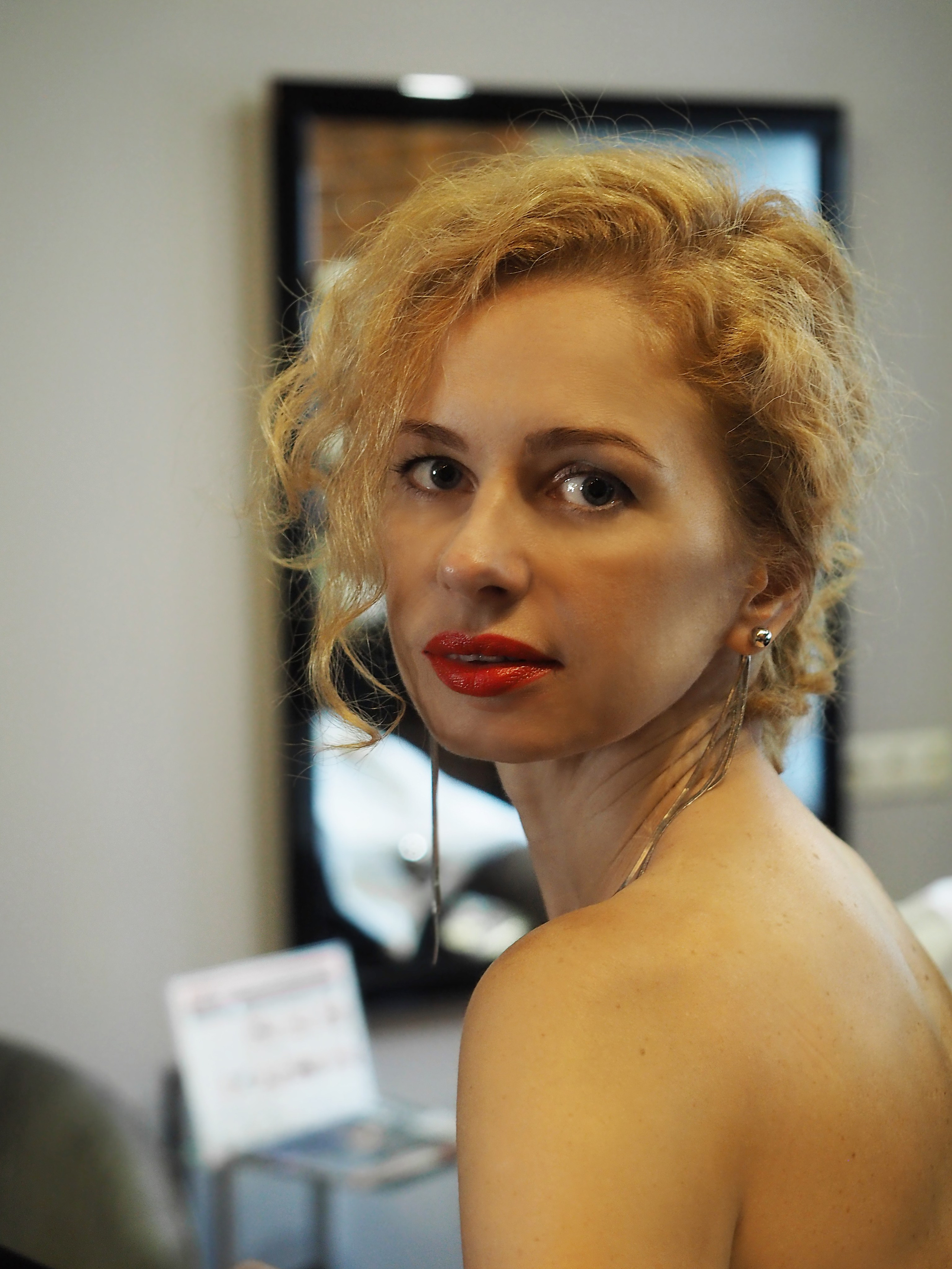 ПОРТРЕТ. ОЛЬГА РЭД: ВЫВОЖУ ЛИЧНОСТИ В МАСШТАБ | Лайф-коуч, Маркетолог и Арт-фотограф | Москва