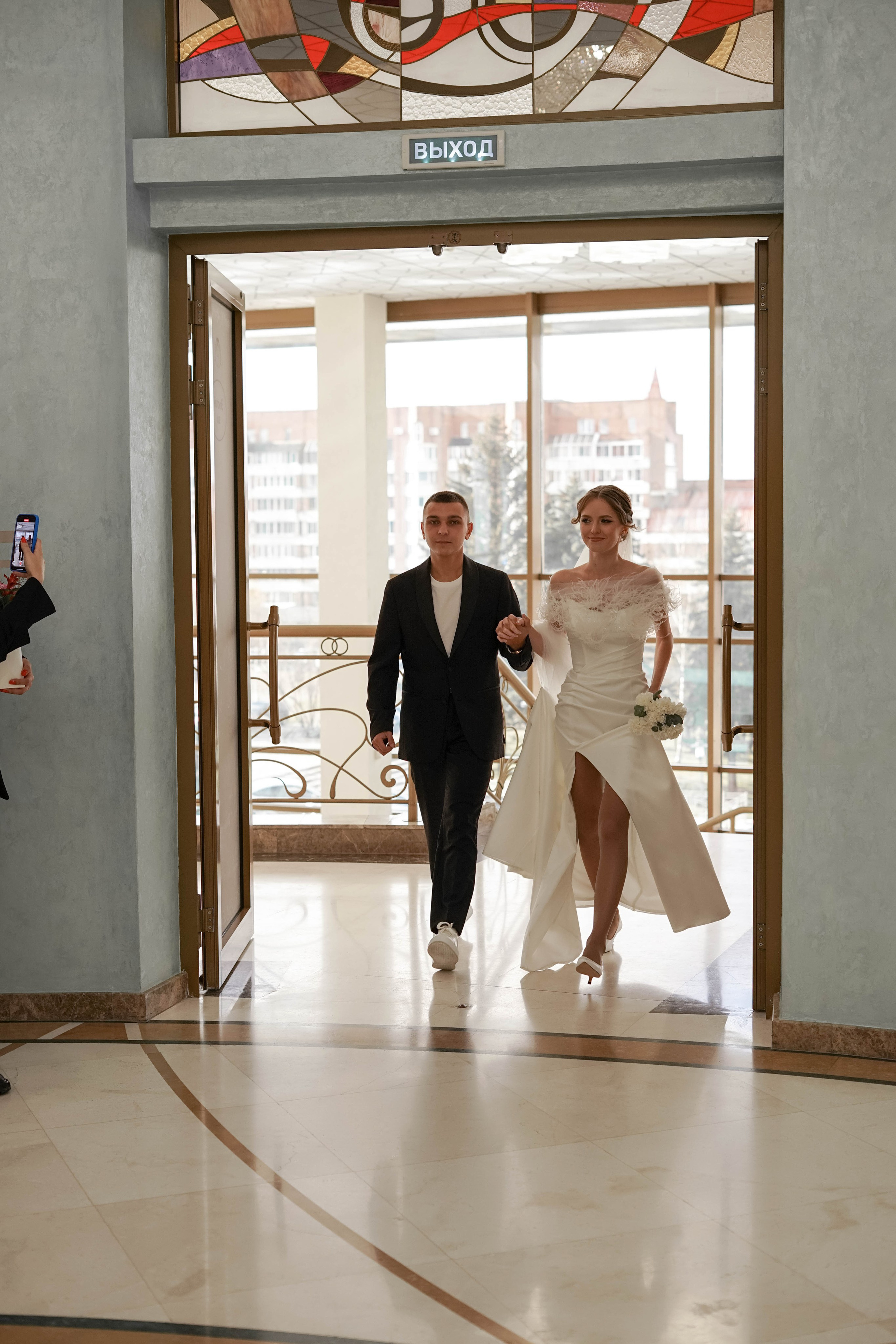 Катя и Олег: регистрация и свадебная съемка в отеле. Фотограф в Иркутске