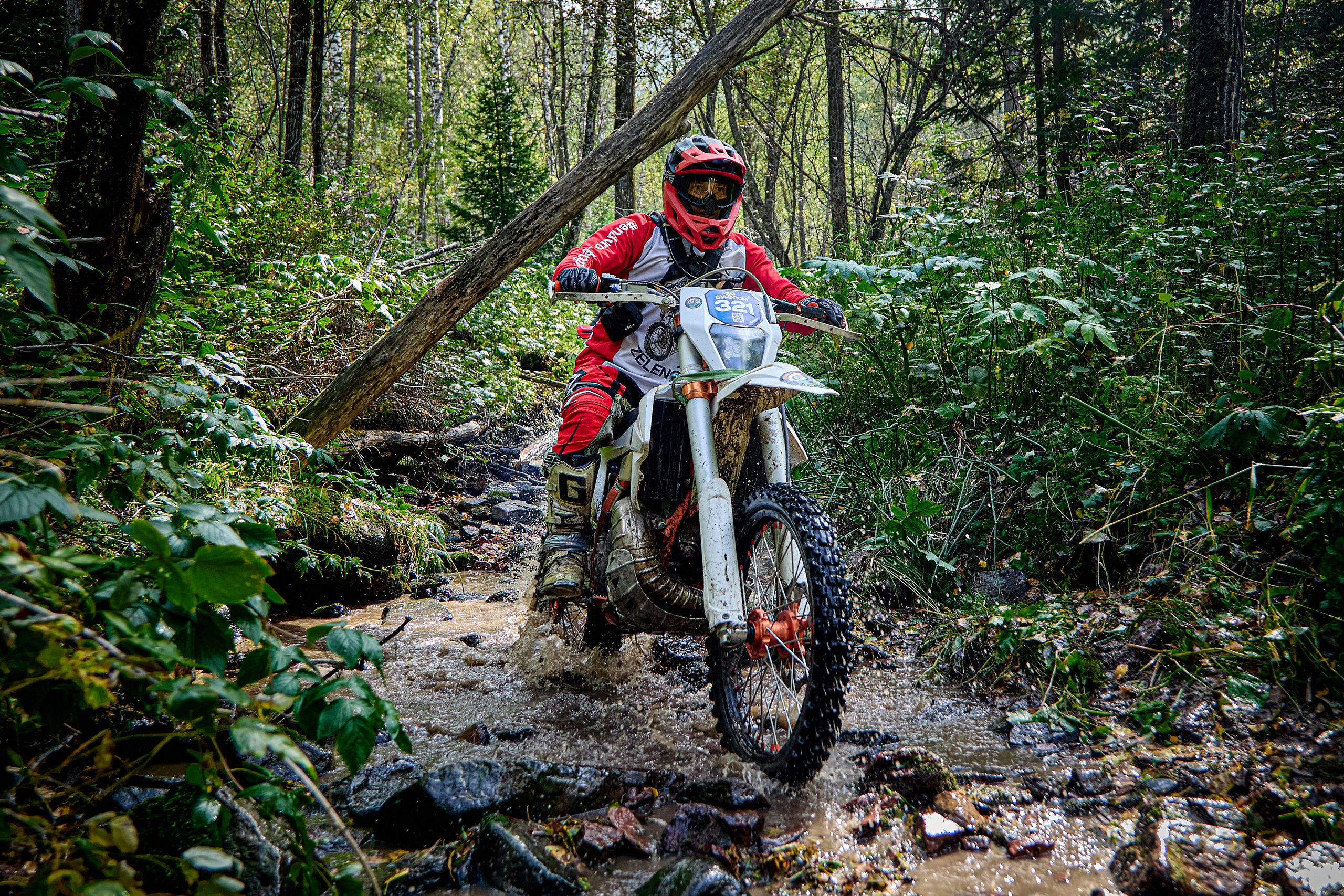 БУРЕЛОМ 2025 чемпионат Сибири по Эндуро. Фотограф Москва Concerts photo / Fashion photо