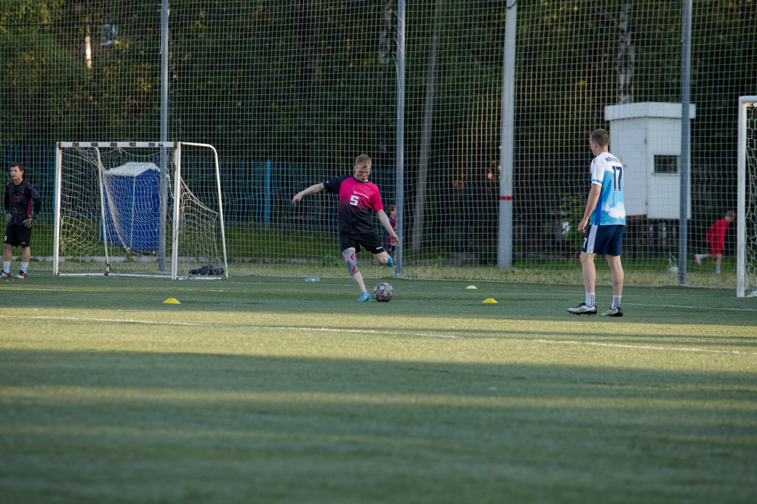 Любительская футбольная лига. Самокат-крылья. 25.06.2025. Репортажный и спортивный фотограф в г. Пермь Зильберг Павел