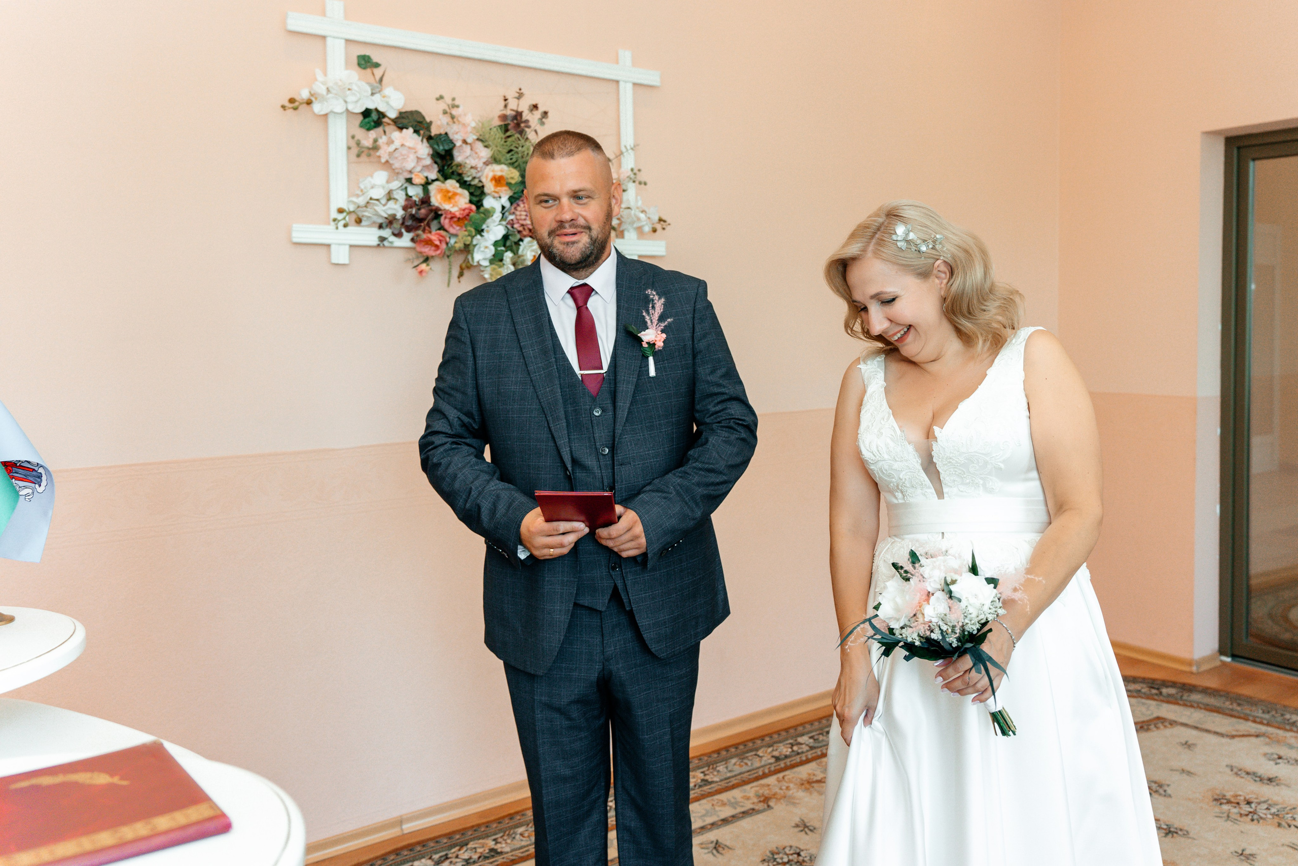 ЗАГС Партизанского района (малый зал). Ваш семейный фотограф в Минске — Вика Трегубова