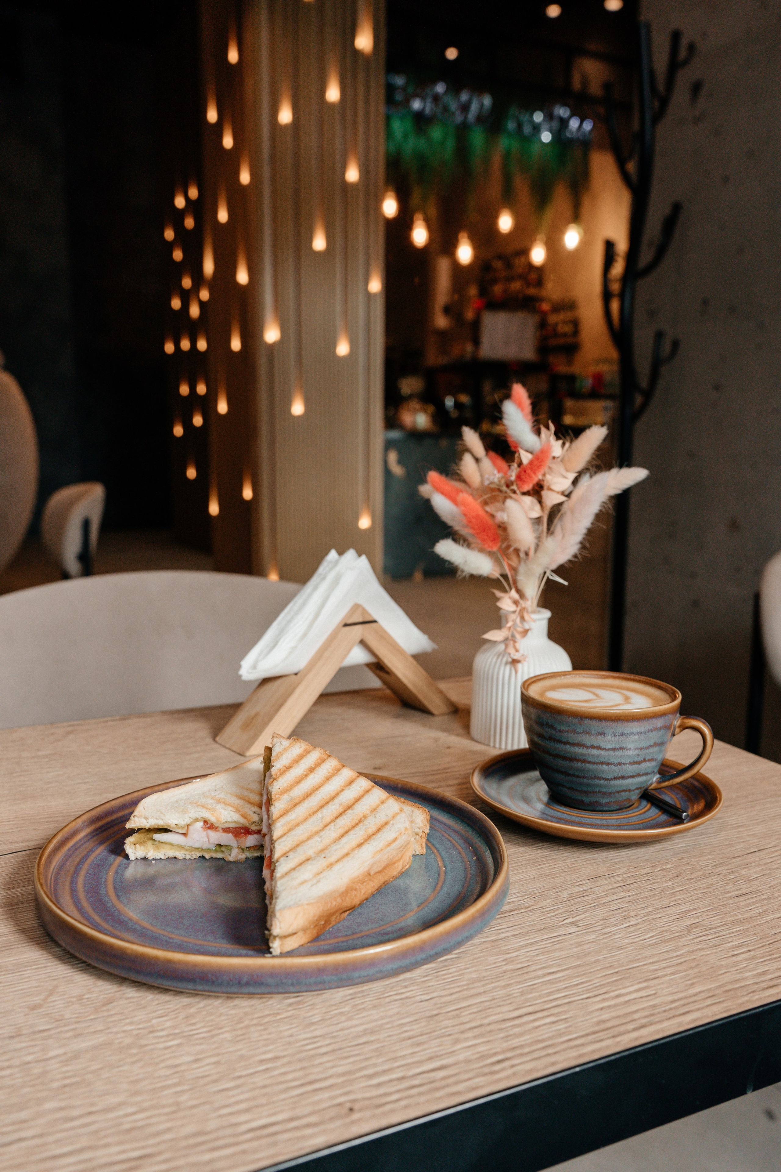 Контент- съёмка для кофейни «ЗАРЯД». Ваш семейный фотограф в Минске — Вика Трегубова