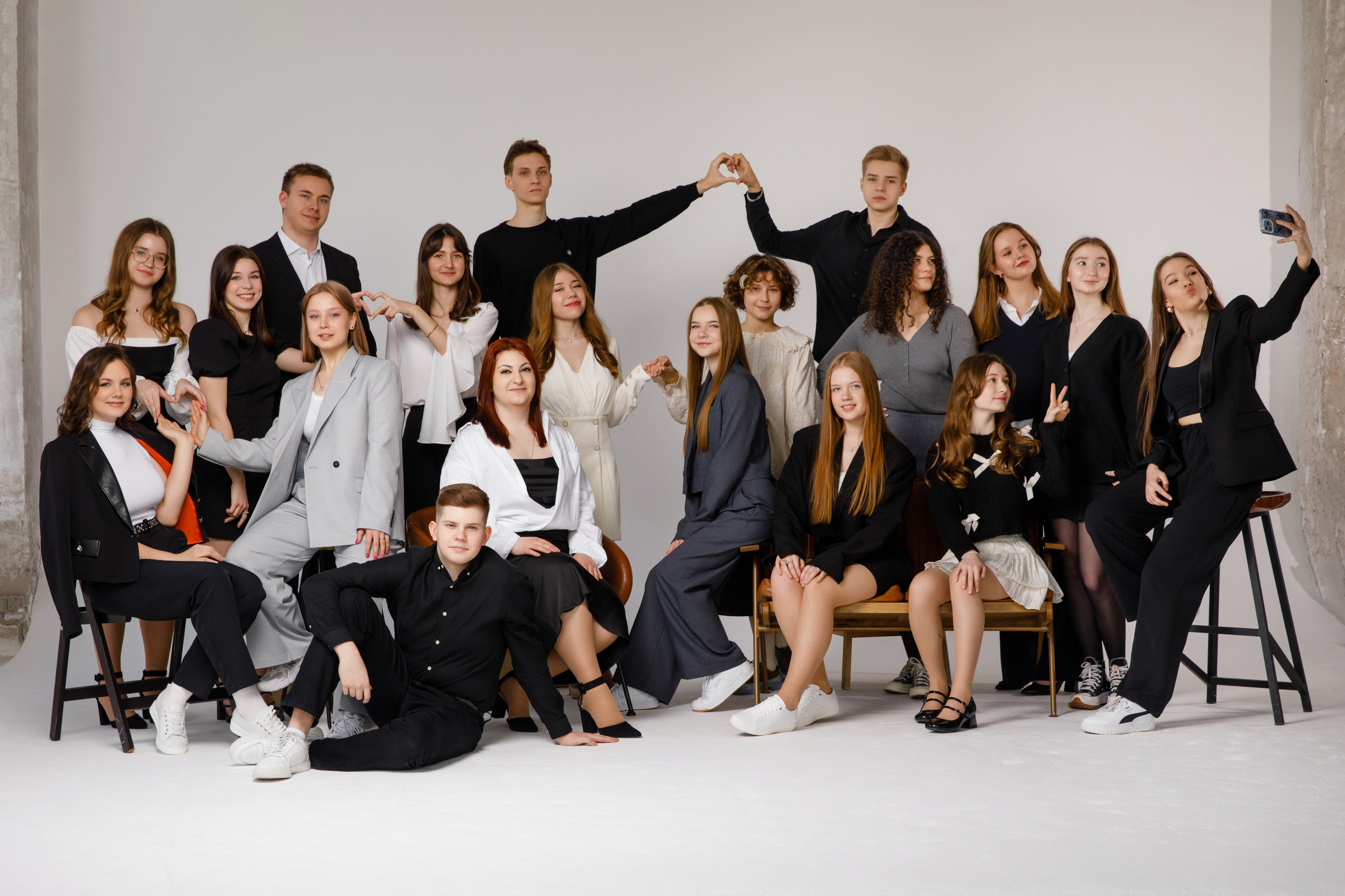 ДЛЯ 9-11 КЛАССОВ. Выпускные альбомы в Москве FOTOVMESTE