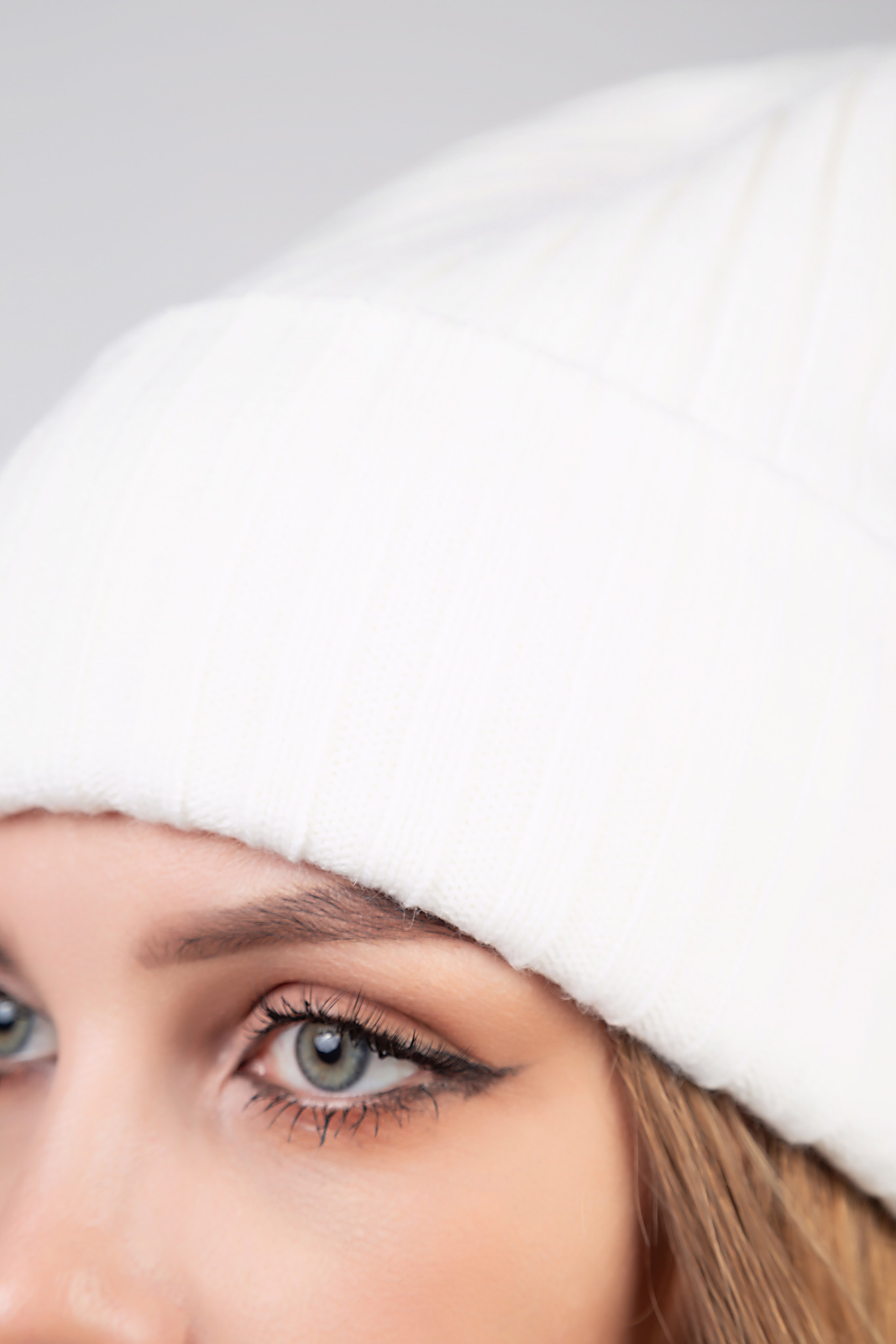 Модельная съемка шапок для брендов в Москве | Фотограф Анна Татаурова. Фотограф Анна Татаурова | Авторская фотосъемка в Москве