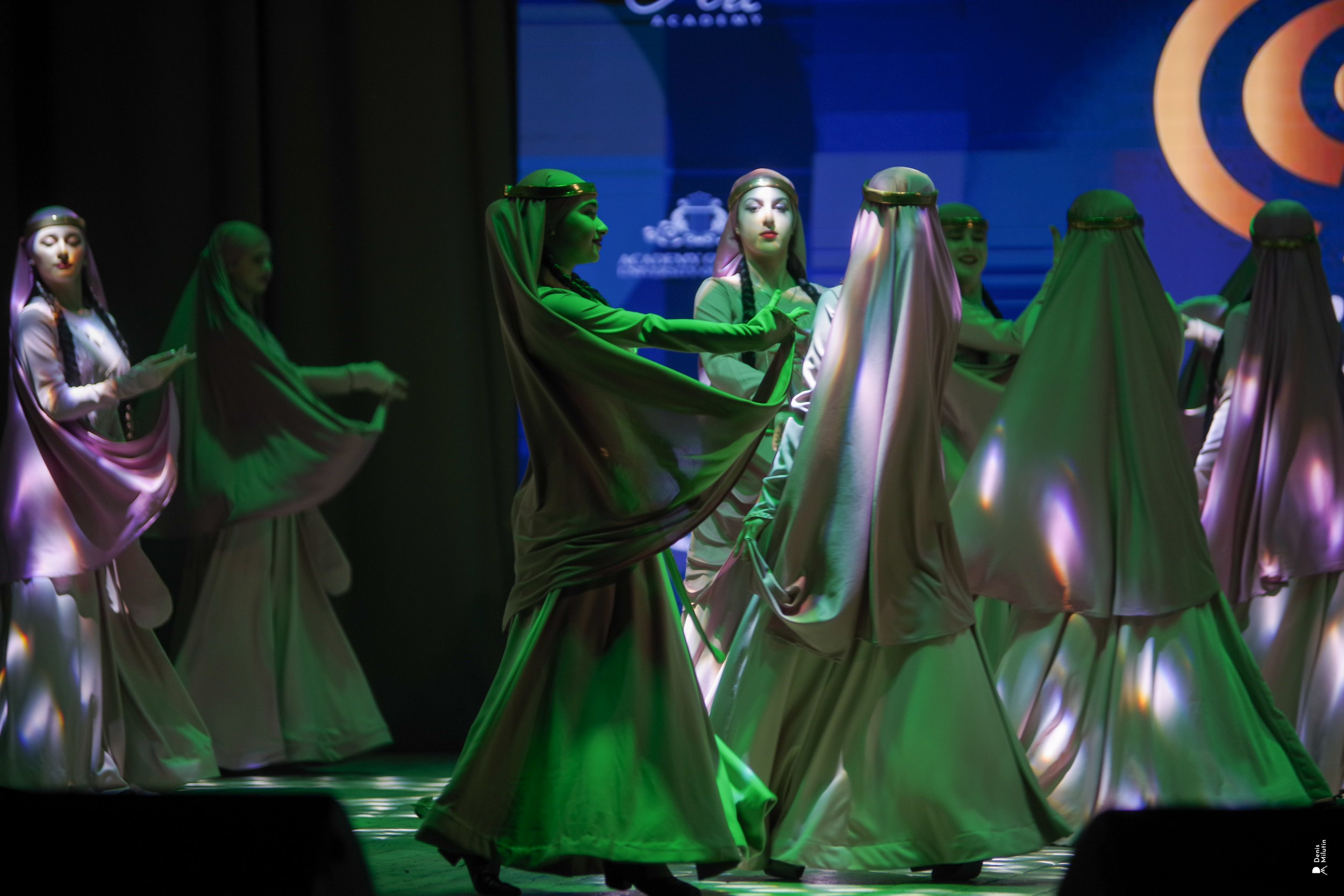 Танцы в Хоби. Портретный фотограф Денис Милютин