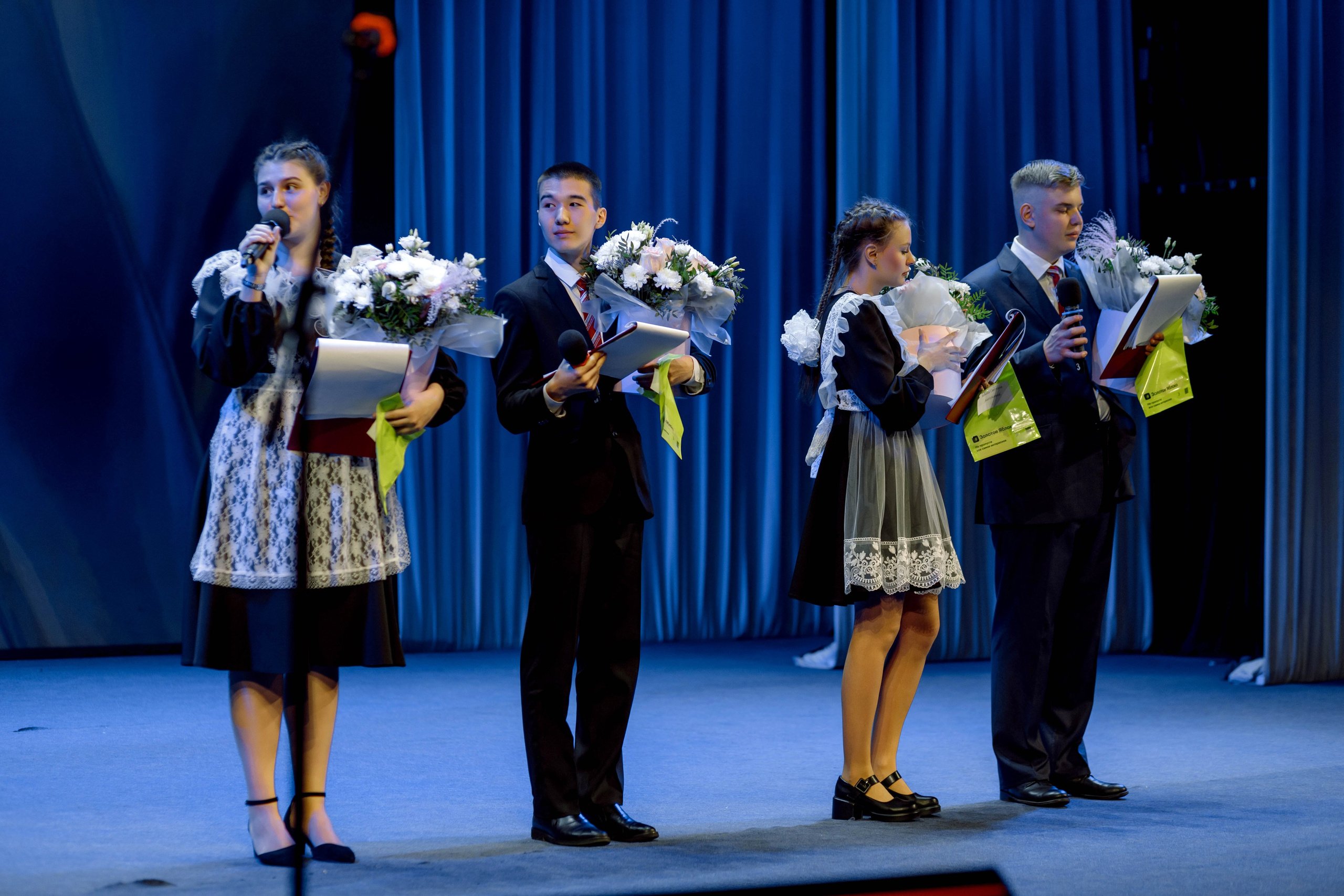 Гимназия 25 — последний звонок (Драм Театр). Свадебный фотограф Иркутск, репортажный фотограф Иркутск