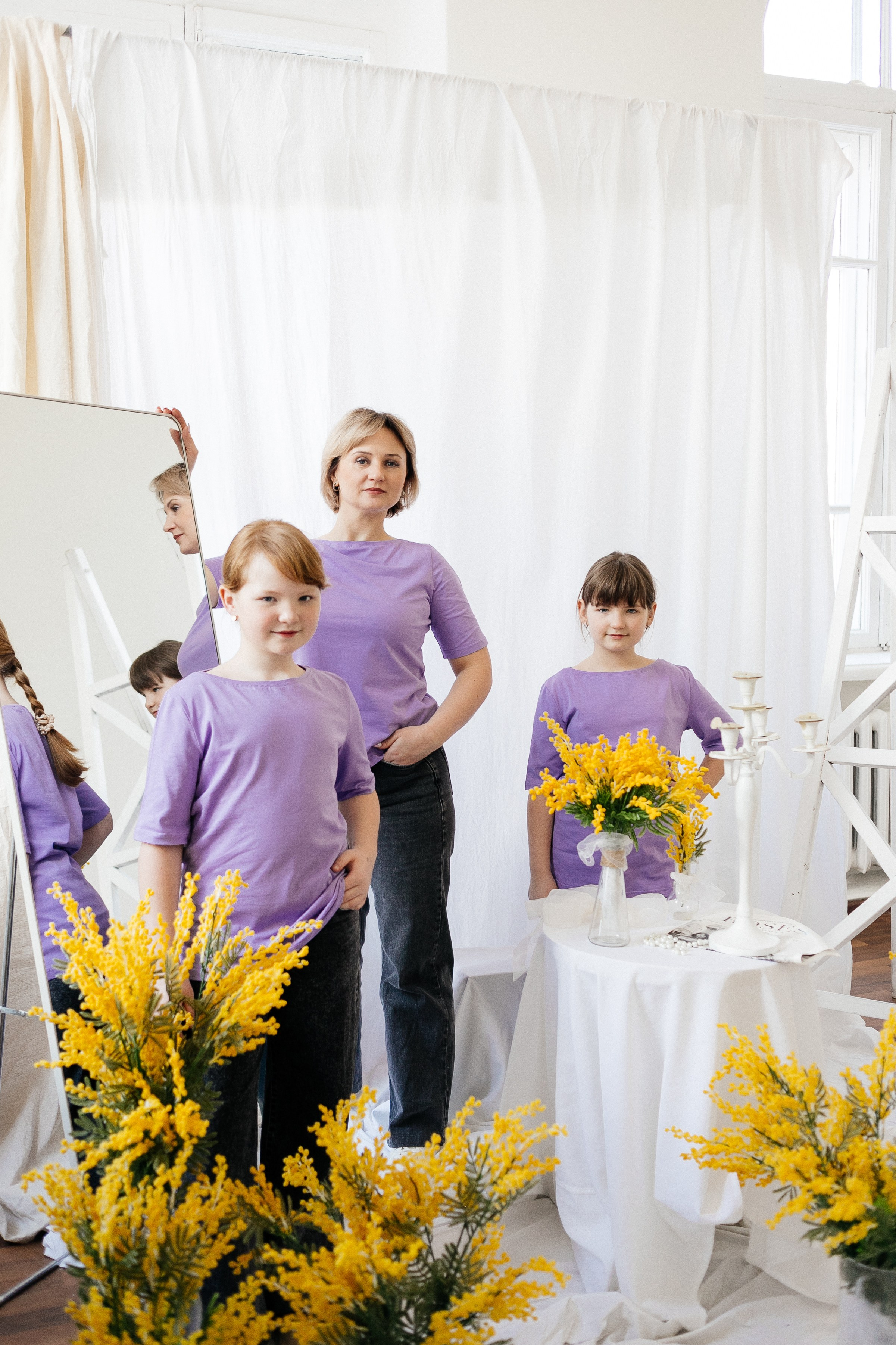 Весенняя семейная фотосессия мама и дочки