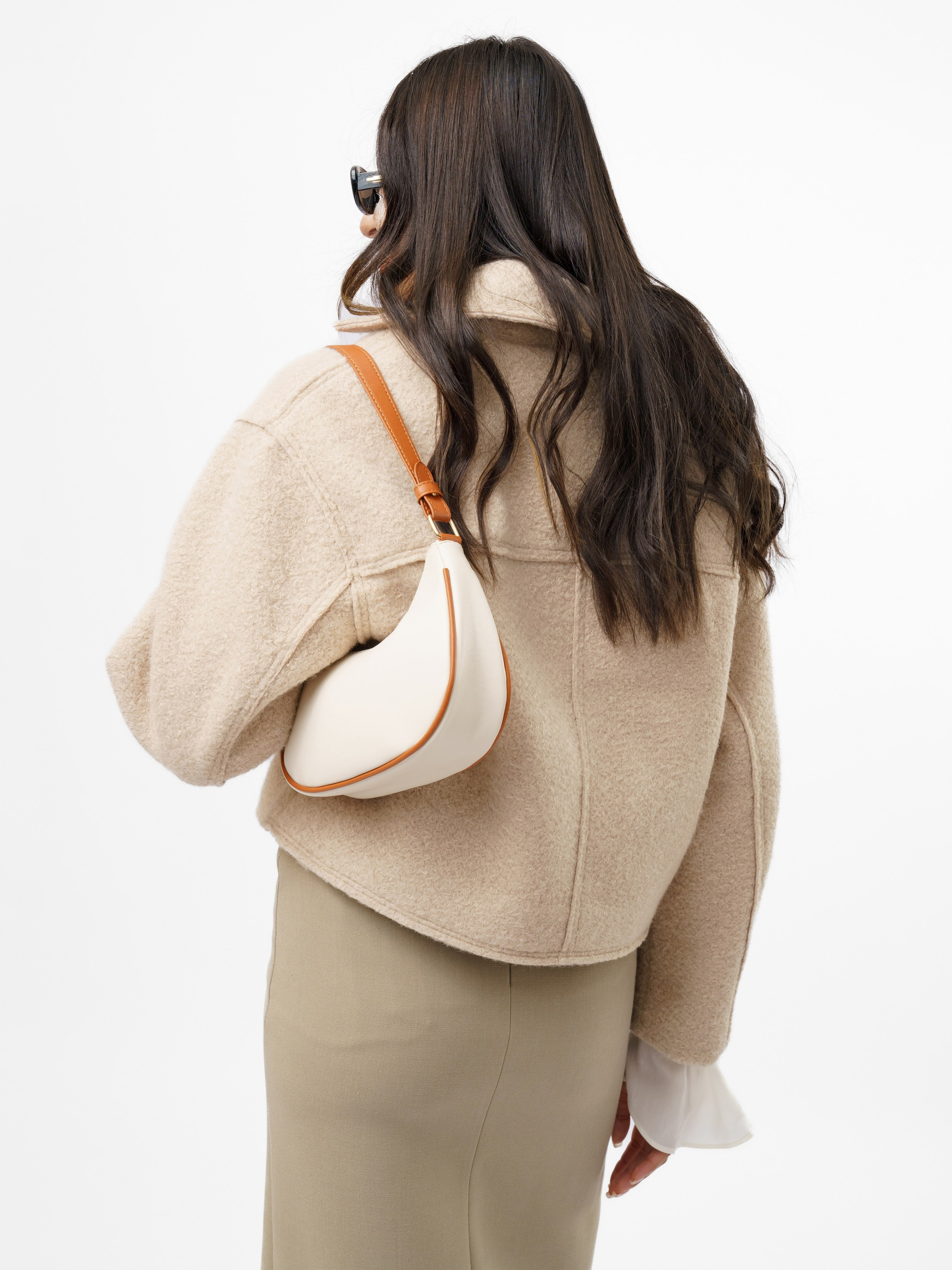 Съемка сумок со стилистом. KED Production — продакшн из СПб. Создаём фото, видео и контент, который помогает брендам и селлерам продавать больше