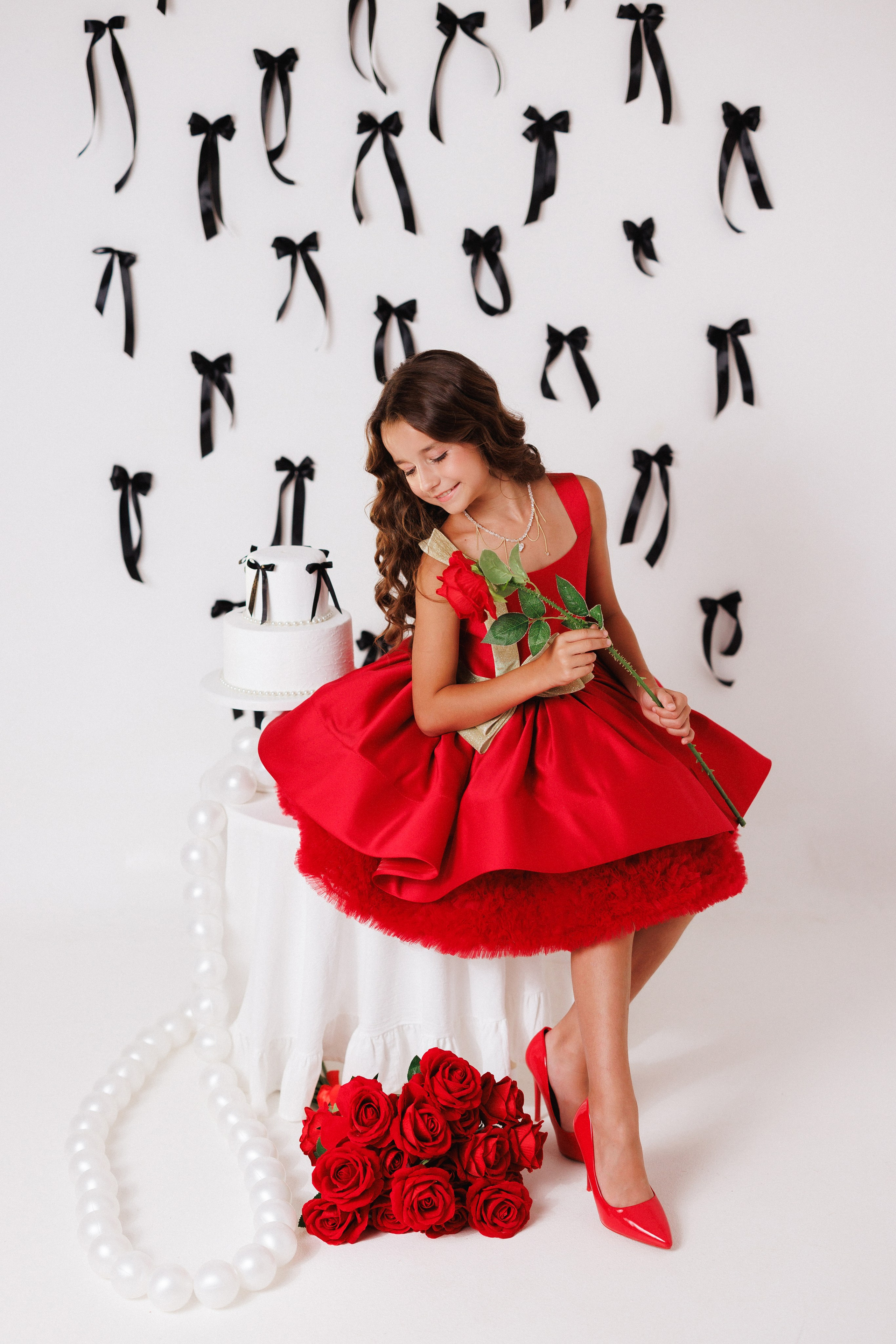 Детская фотосессия к Дню рождения для девочек, фотостудия «Антураж». Семейный и детский фотограф в Краснодаре Анна Трашкова