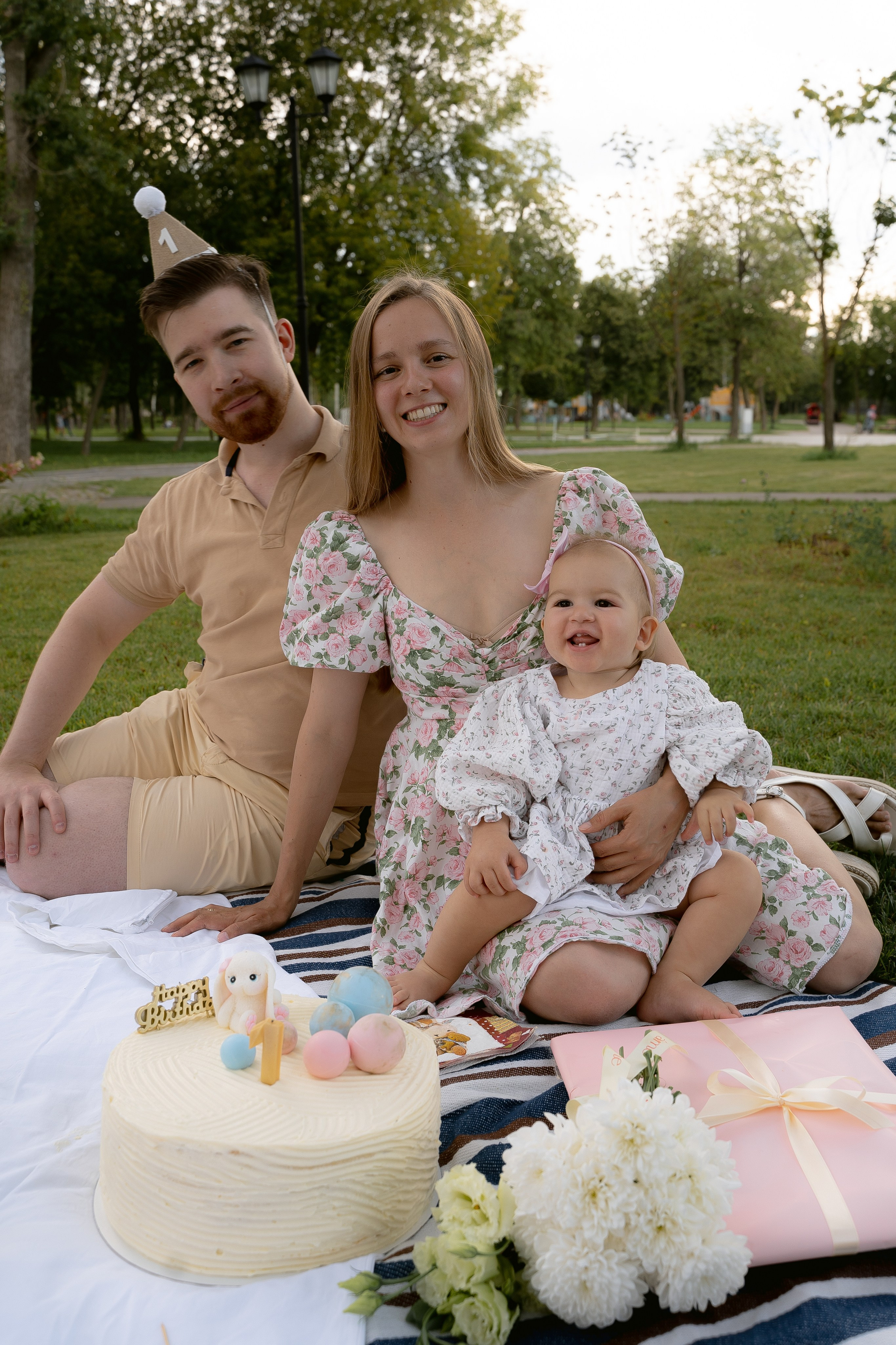 Фотосессия на 1 годик ребенка, первый день рождения малыша в Москве. Фотограф и видеограф от проекта Продолжение рода. Фотографы на роды в Москве. Фото и видео родов. Фотопроект «Продолжение рода»