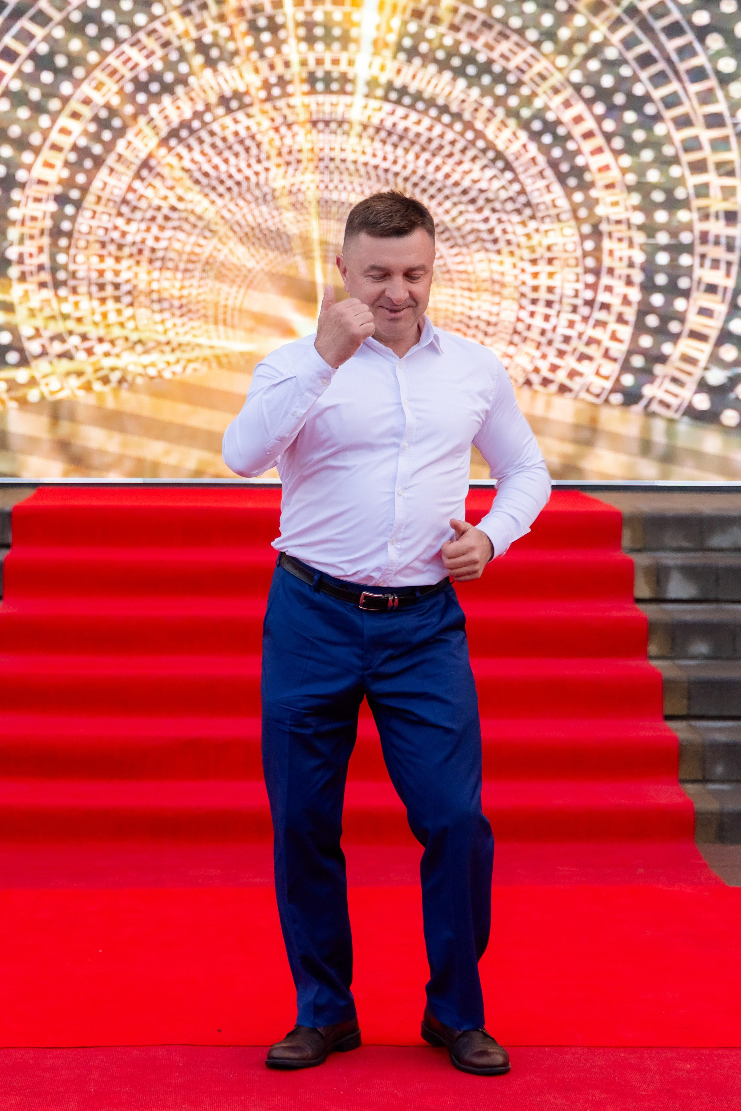 Школьный выпускной 2025 год в Минске, Беларуси. Свадебный фотограф в Минске/Беларуси Сергей Спиридонов