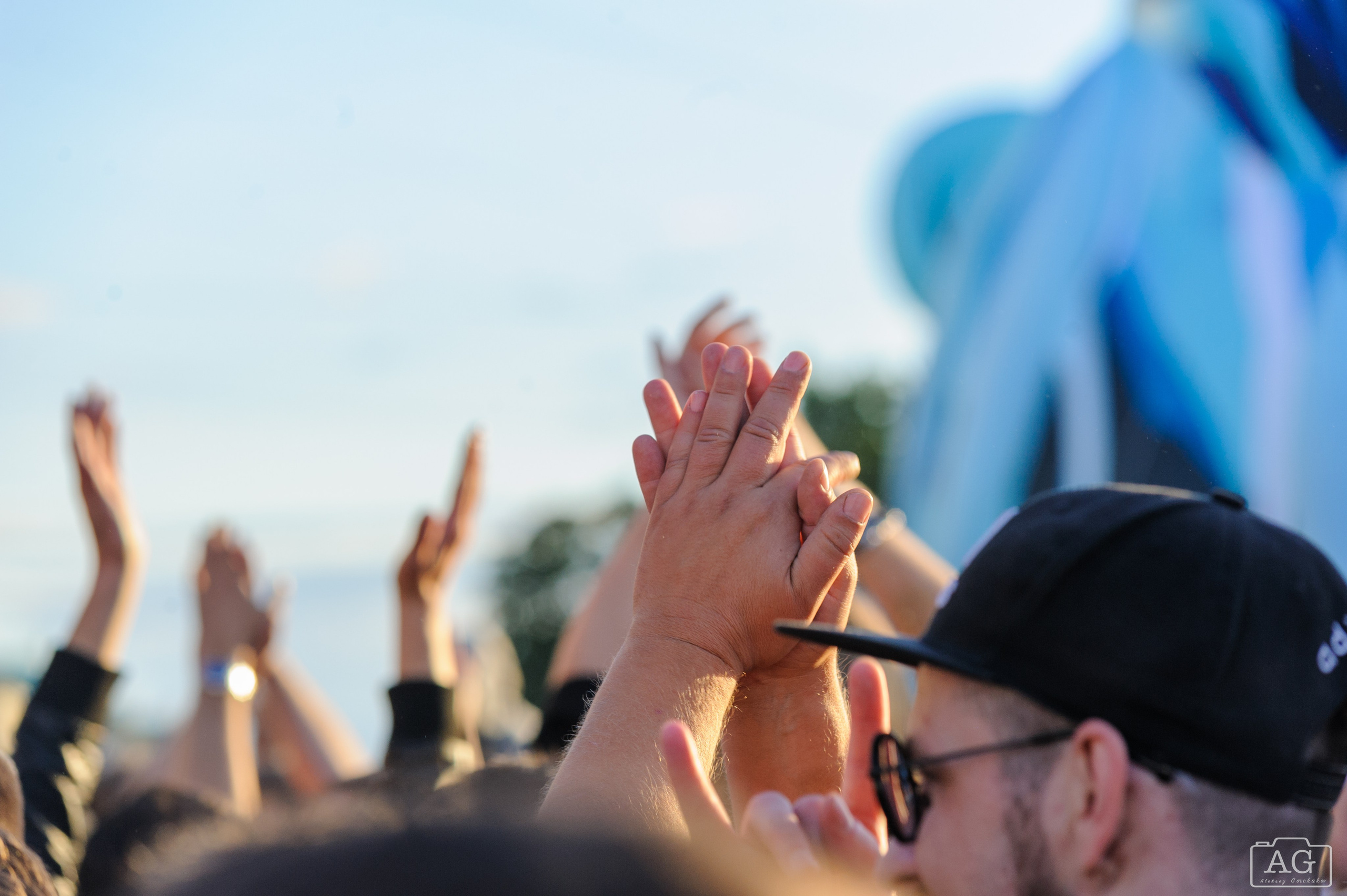 Нейромонах Феофан на открытой тренировке ФК «Зенит». Алексей Горчаков. Фотограф на ваш праздник