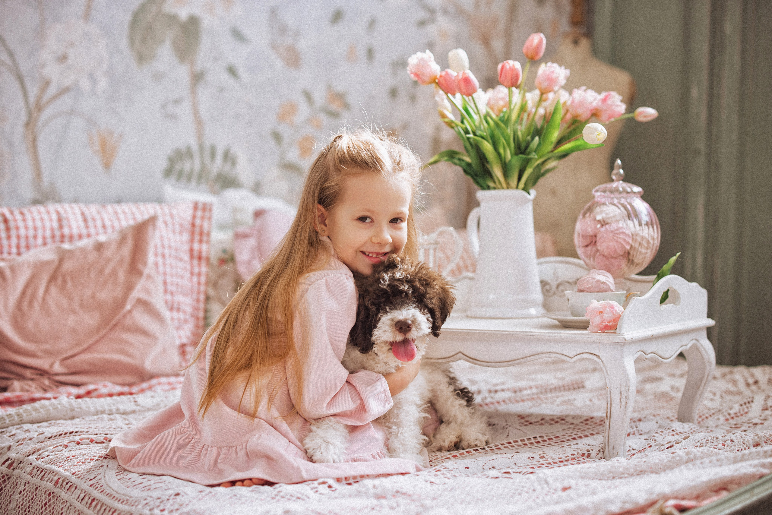Фотосессия с щенками Лаго́тто-романьо́ло, в Винтажной фотостудии город Краснодар. Семейный и детский фотограф в Краснодаре Анна Трашкова