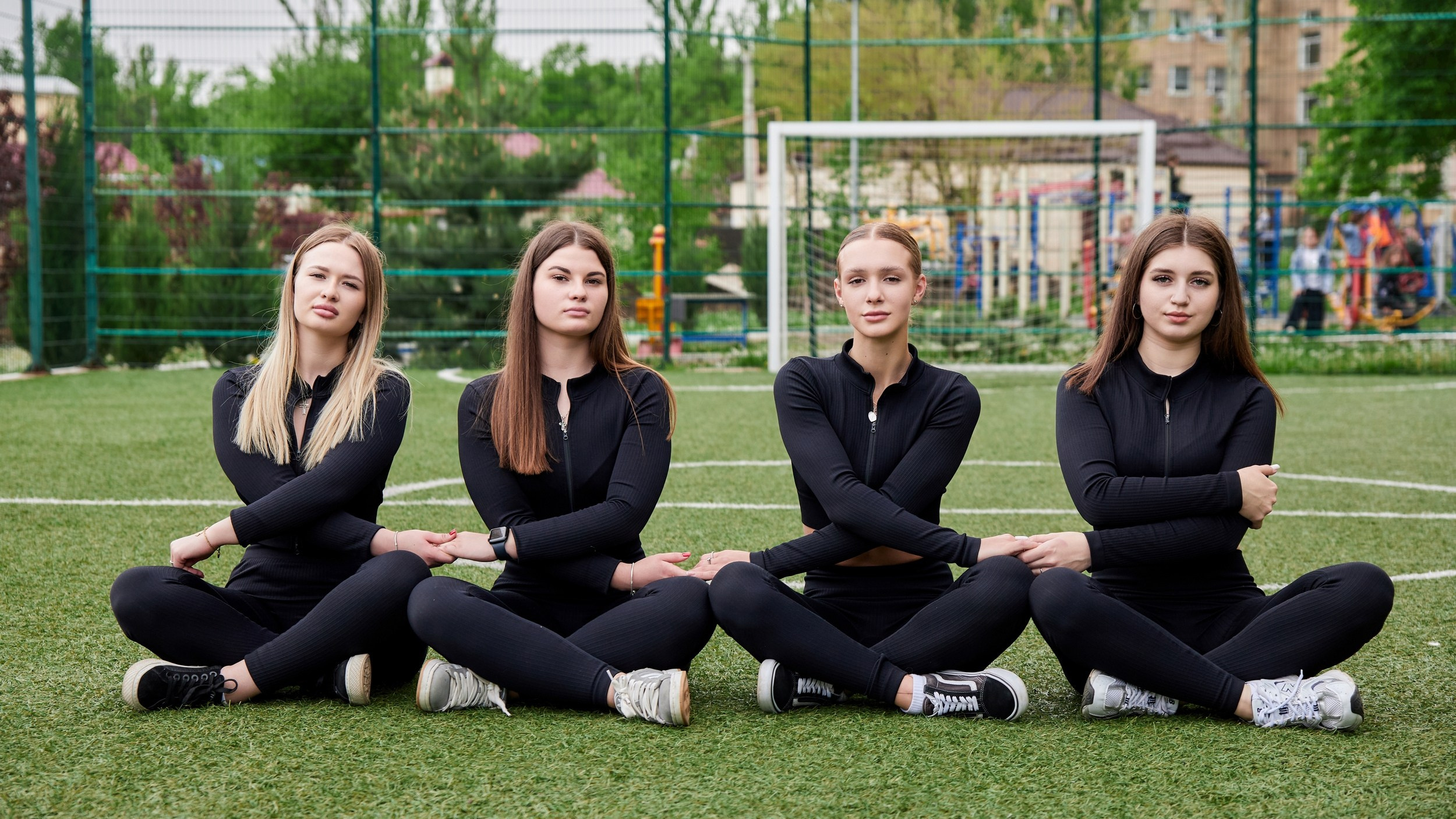 ШКОЛЬНИКИ. УЛИЦА. Фотограф Татаринов Андрей (Донецк / Макеевка)