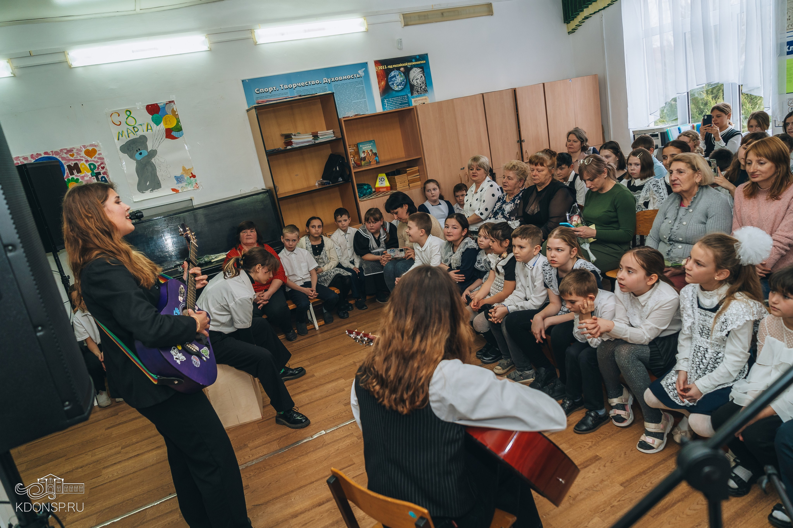 В преддверии праздника весны. Новотитаровский Дом культуры