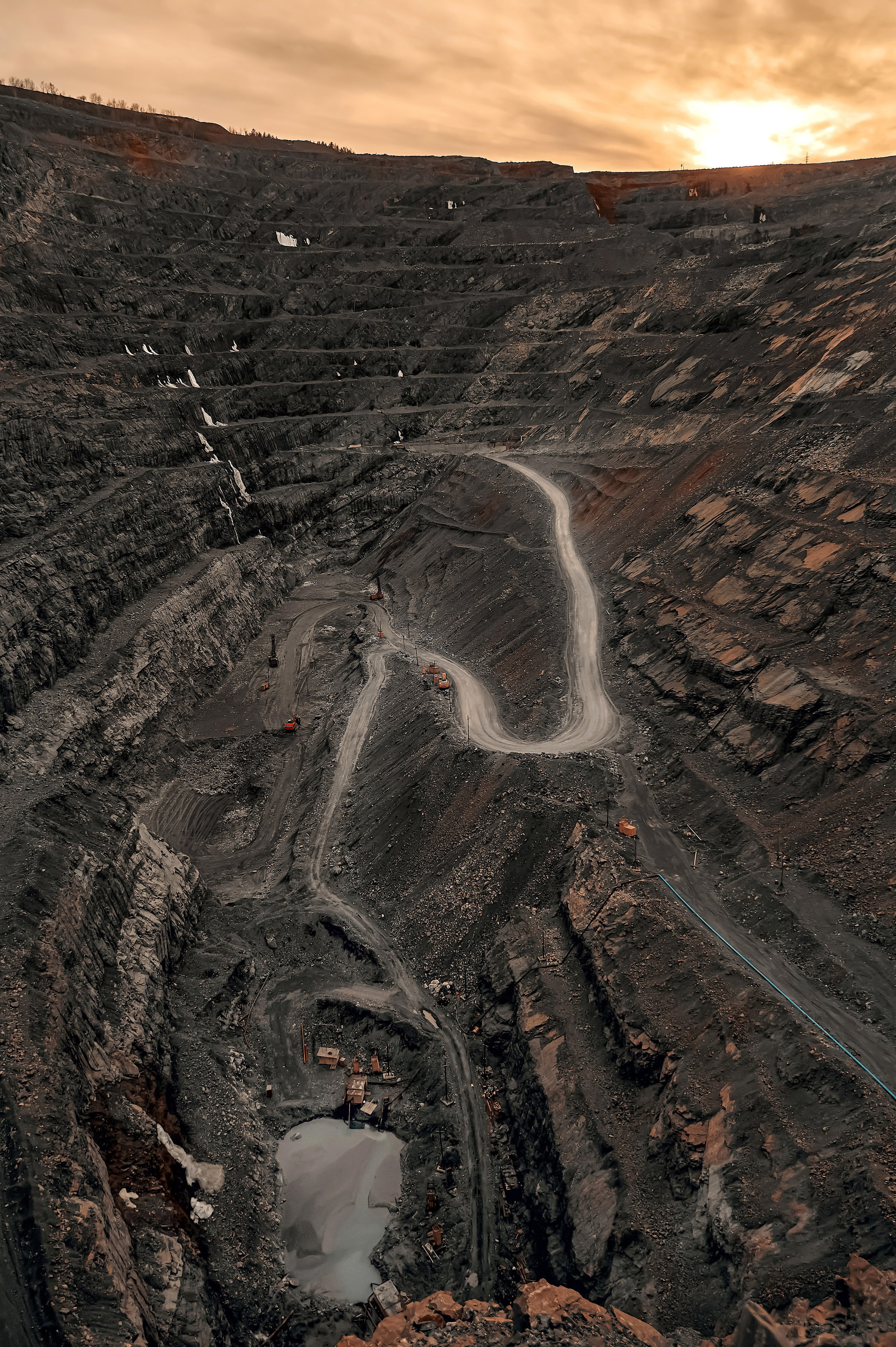 Карагайский карьер г. Сатка «Группа Магнезит». Фотограф Яковлев Роман — Красноярск