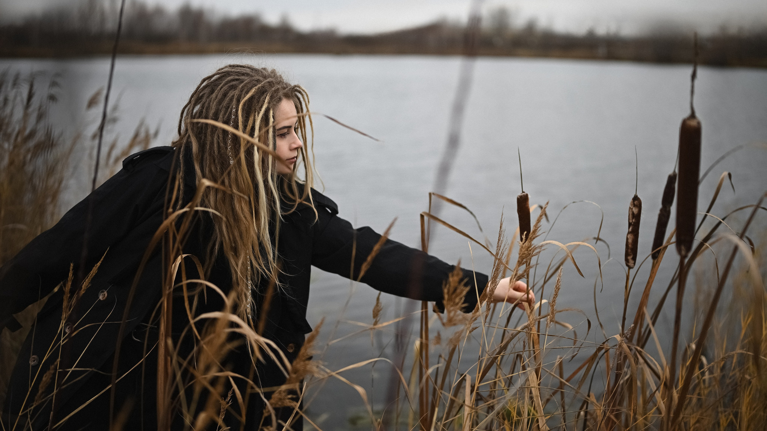 Тишина осени — атмосферная фотосессия на природе в Казани от фотографа Алексея Клейменова