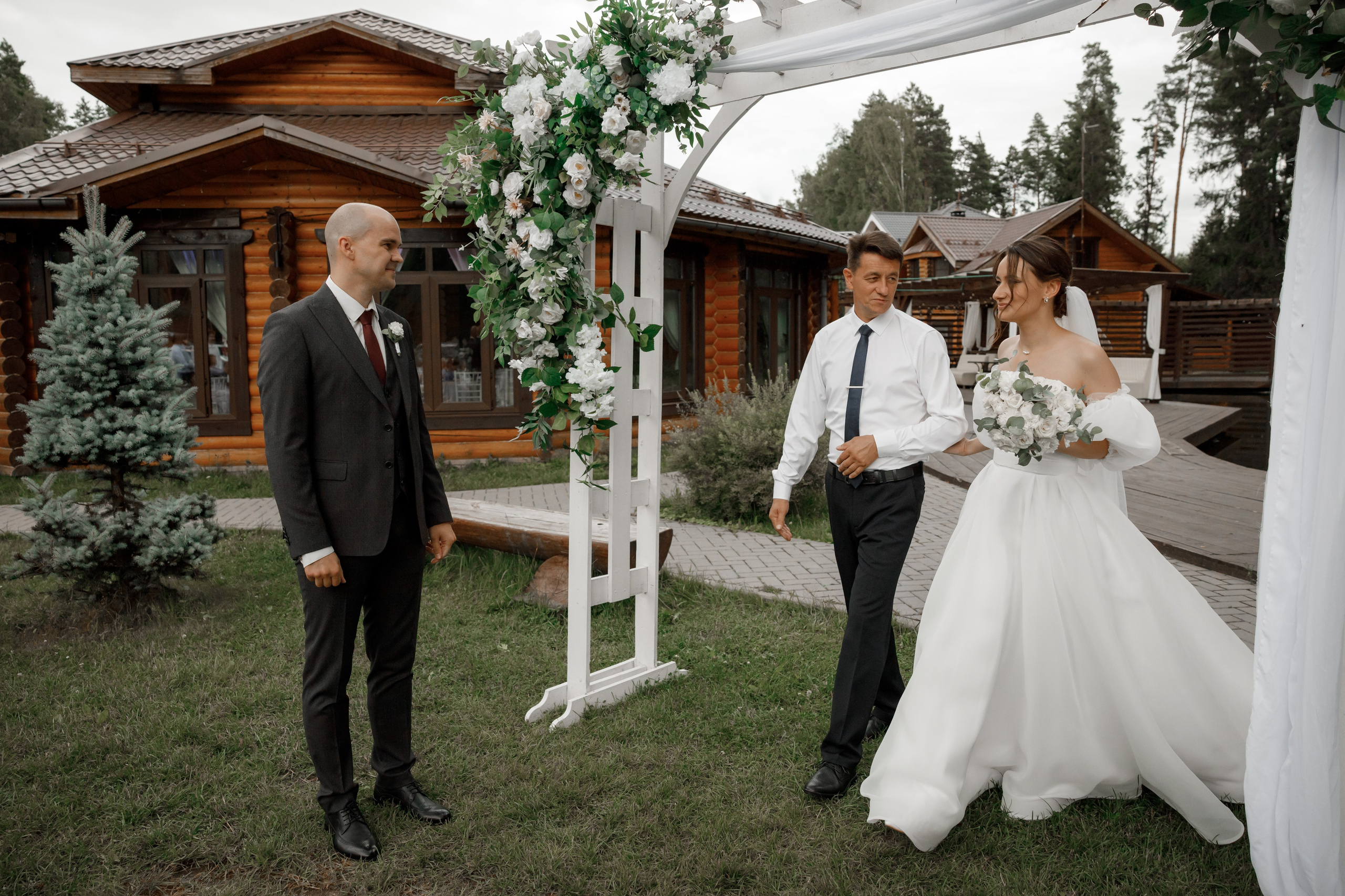 Полина и Дмитрий, загородный клуб «Барин», ЗАГС в г. Пушкино. Свадебный и репортажный фотограф (Москва, Королев и другие)