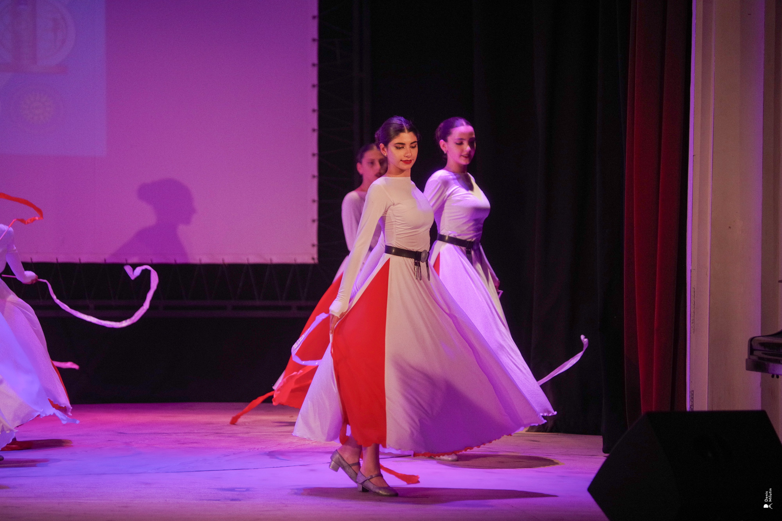 Танцы в прекрасном Они. Портретный фотограф Денис Милютин