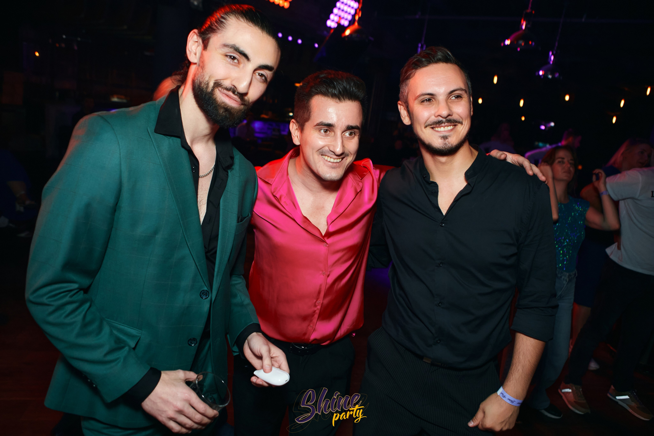 Shine party bachata. Свадебный фотограф