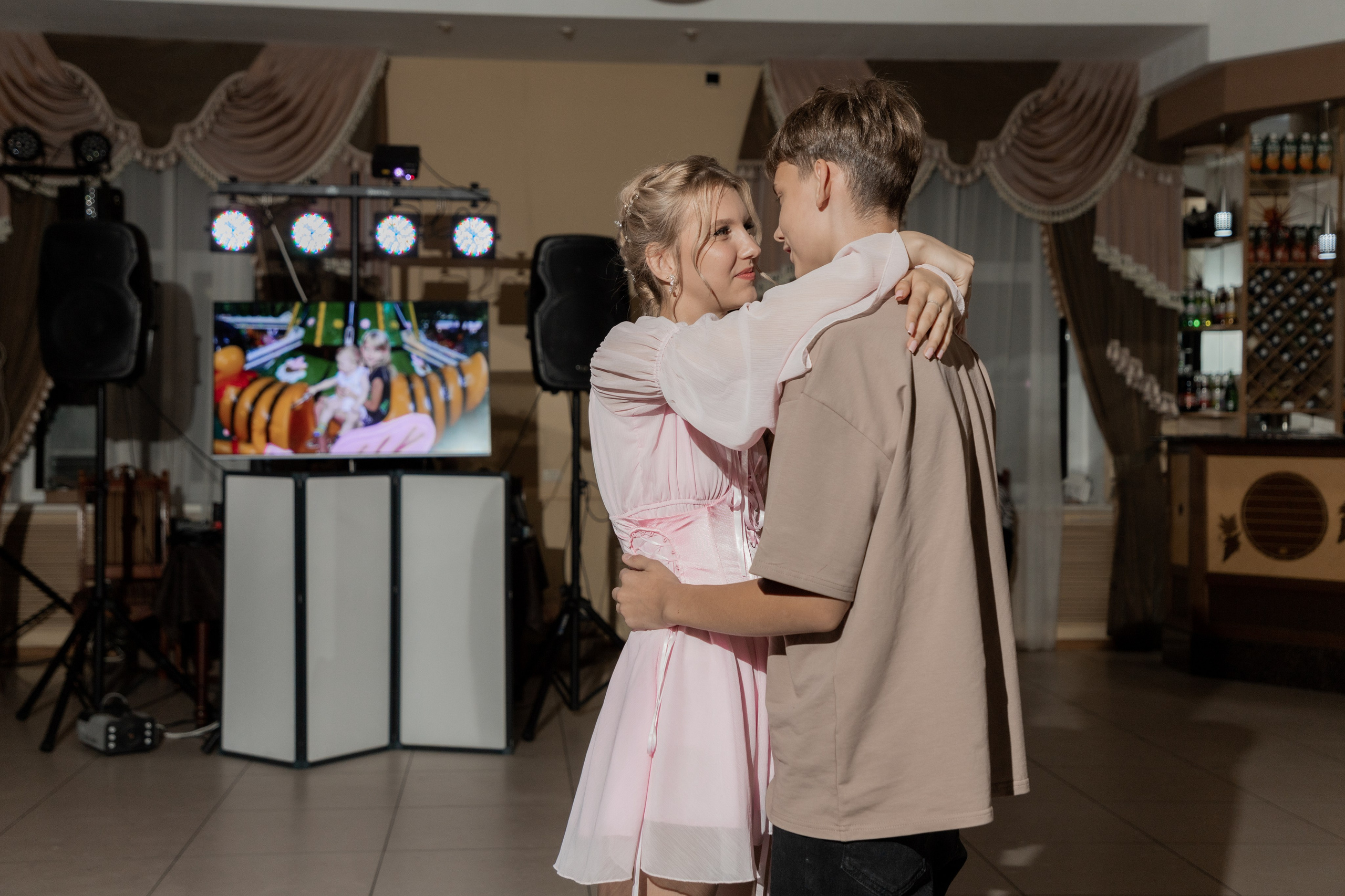 Роман и Александра (банкет). Свадебный фотограф Ангелина Сунгатулина | Саратов | Балаково | Вольск