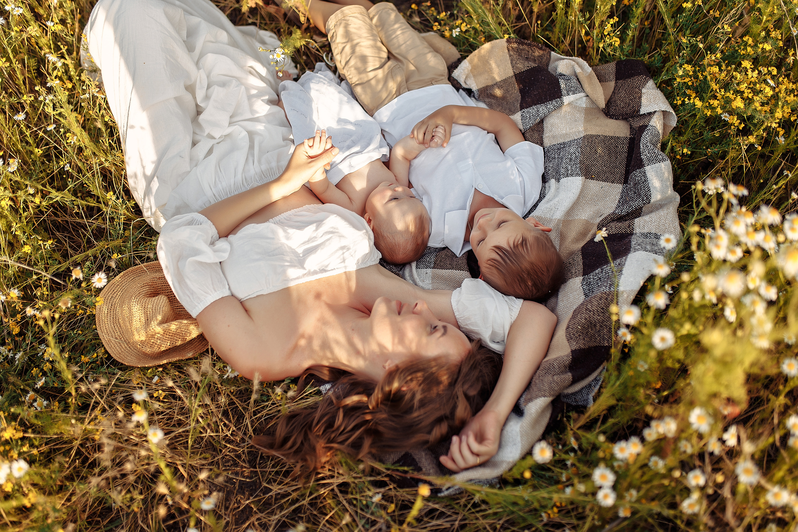 Семейная фотосессия на природе. Главная