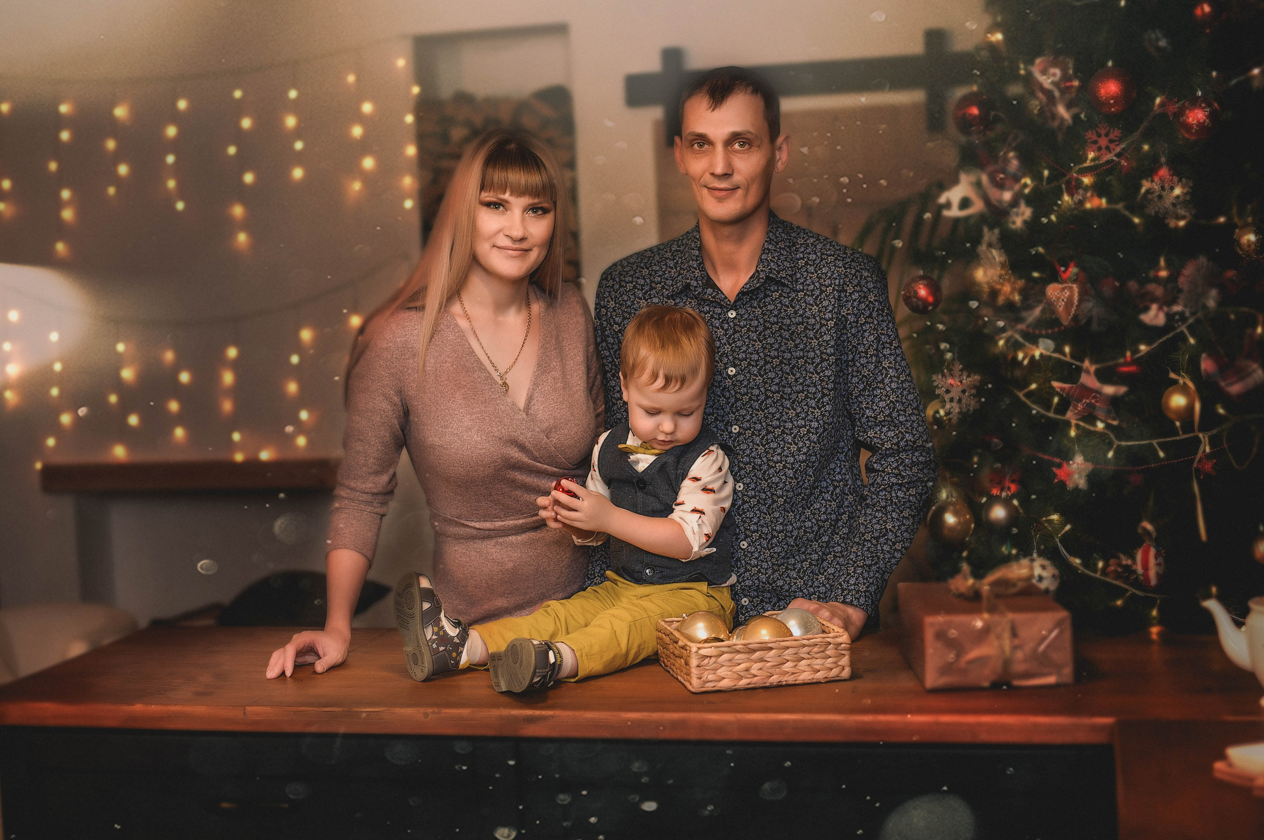 Семейная новогодняя 5. Свадебный, семейный, детский, контент фотограф в Омске Максим Ильин