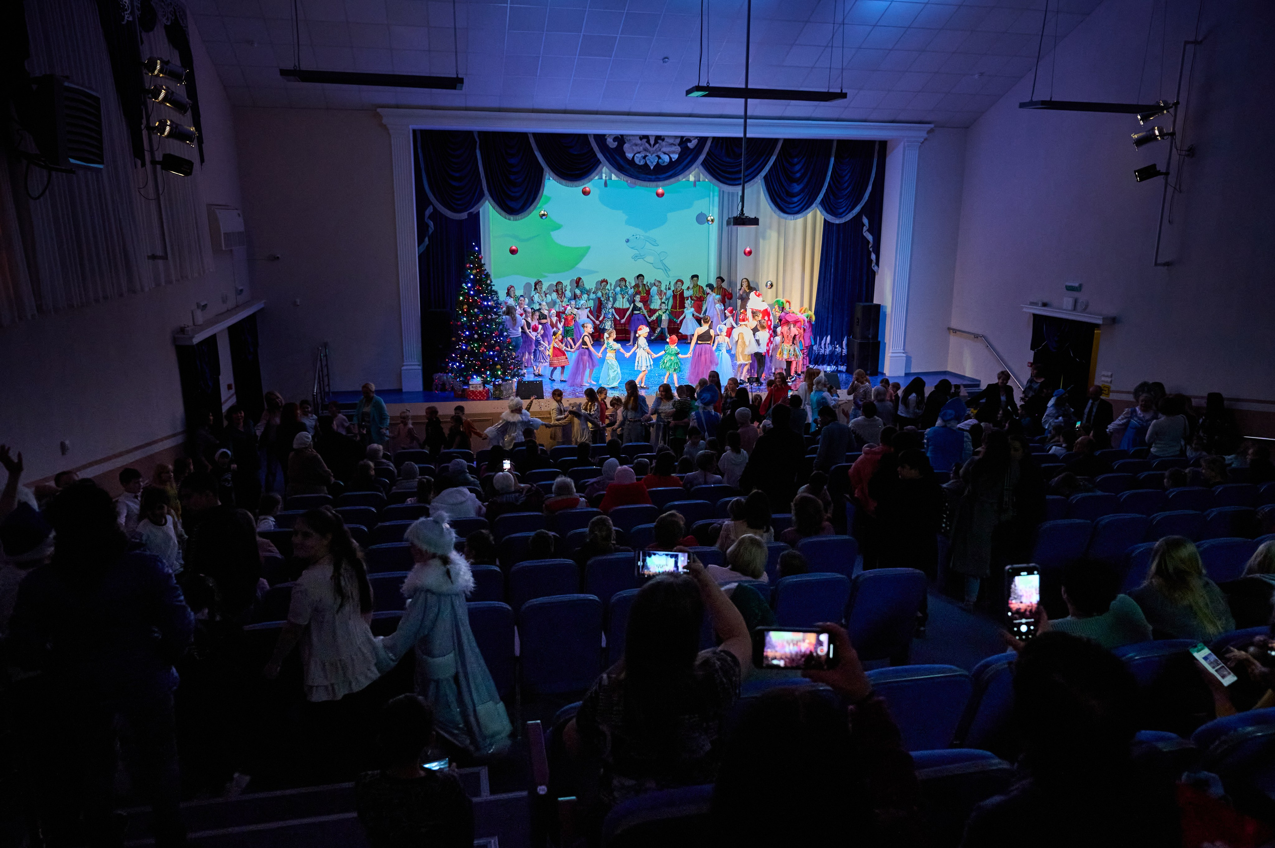 Концерт в ДК Марьина роща. Жизнь курорта Кабардинка в фотографиях