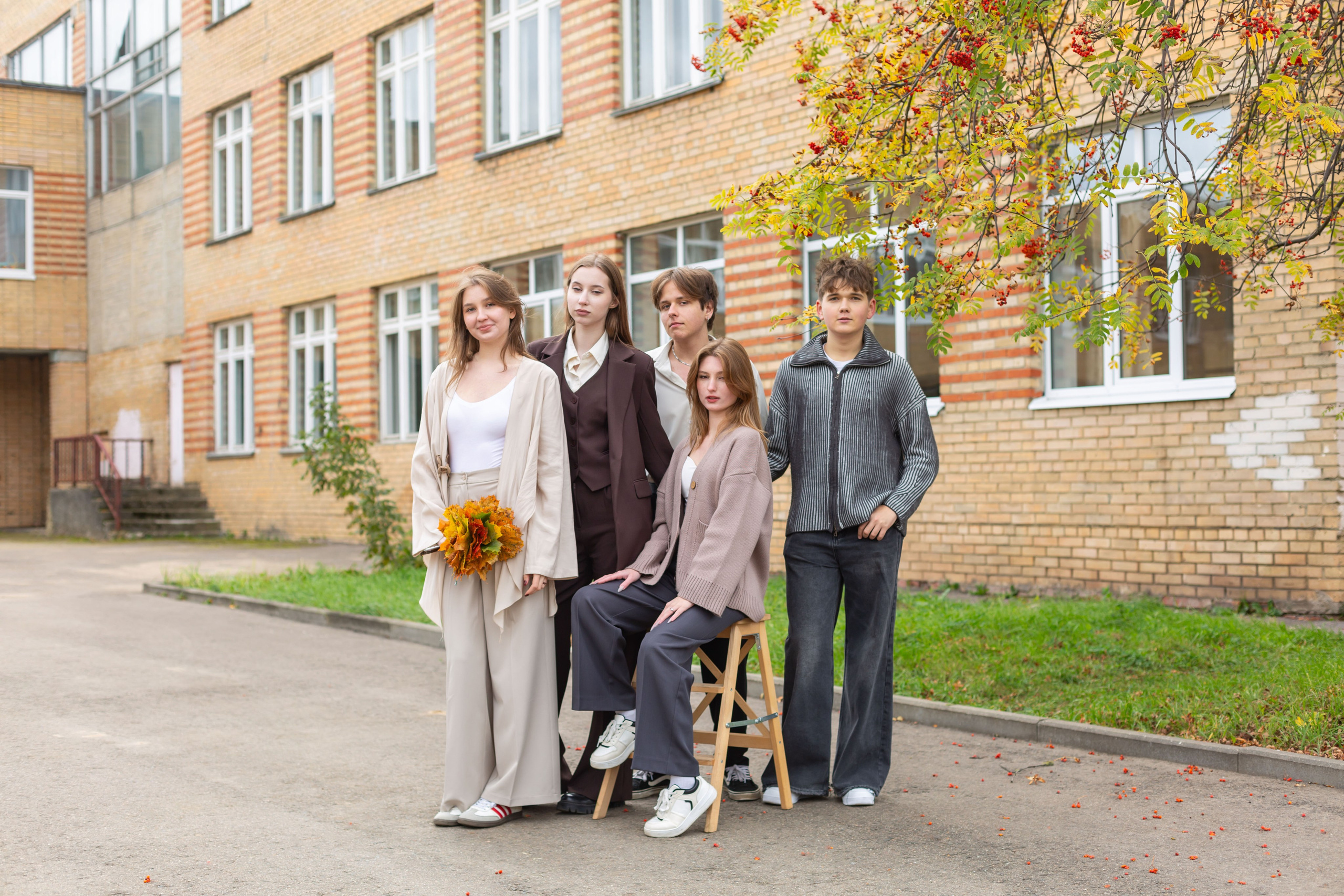 Съемка у школы. Семейный и детский фотограф Анна Петракова