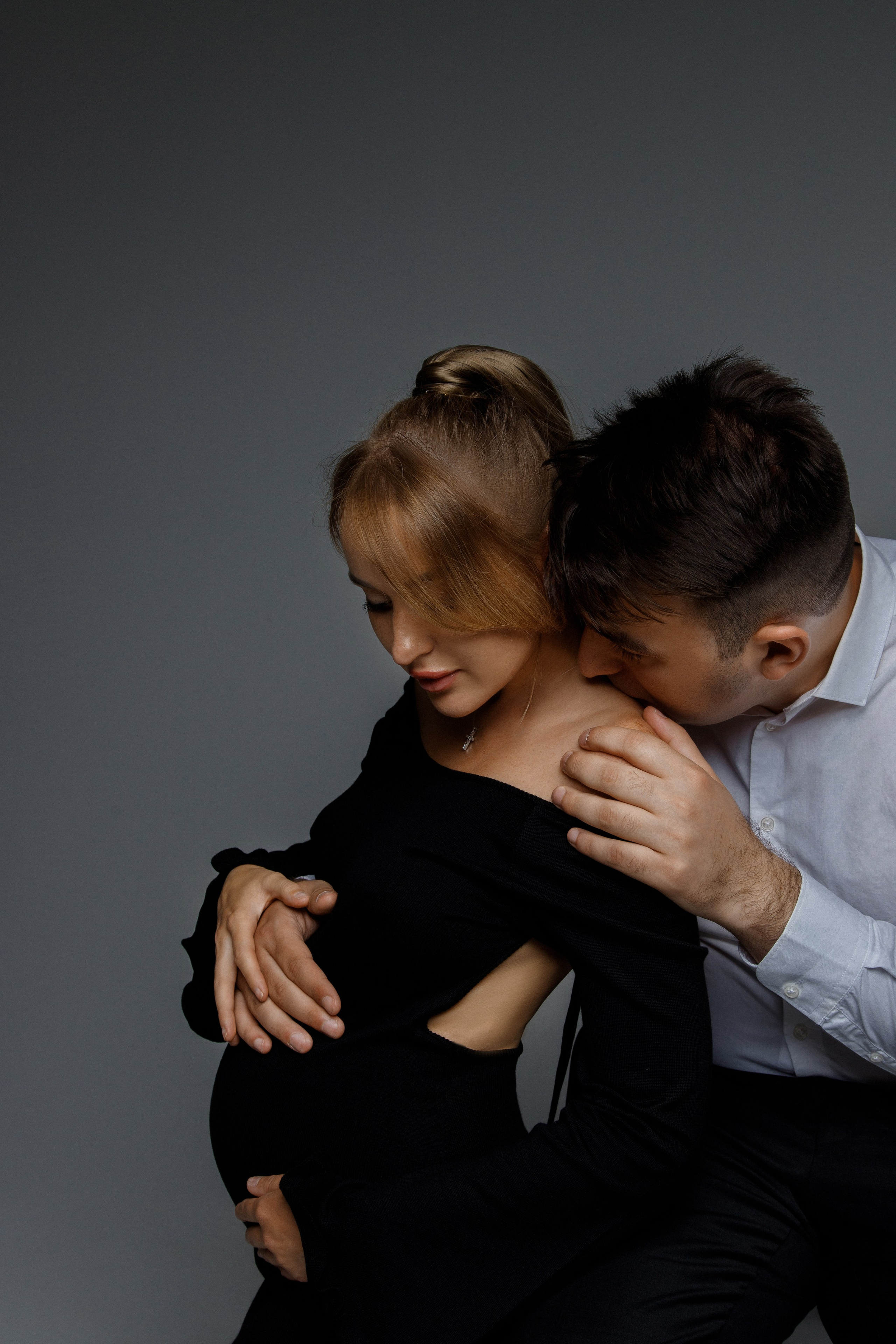 Фотосессия беременности в фотостудии Лофт 13. Фотограф Александра Сыщенко