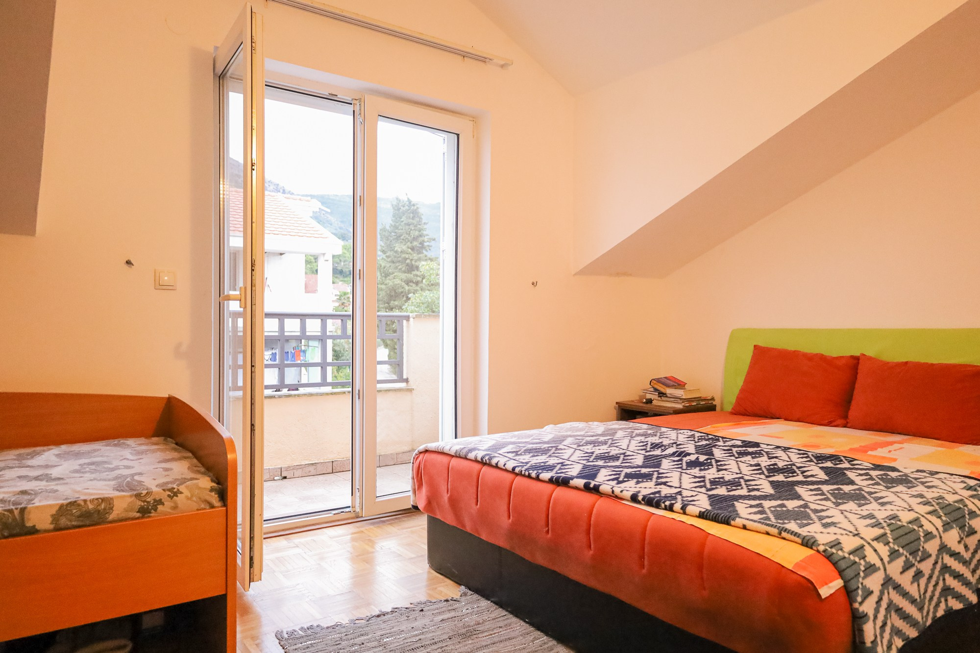 Private aparts for sale. Fotograf u Crnoj Gori-porodično fotografisanje sa djecom, lovestory, nekretnine