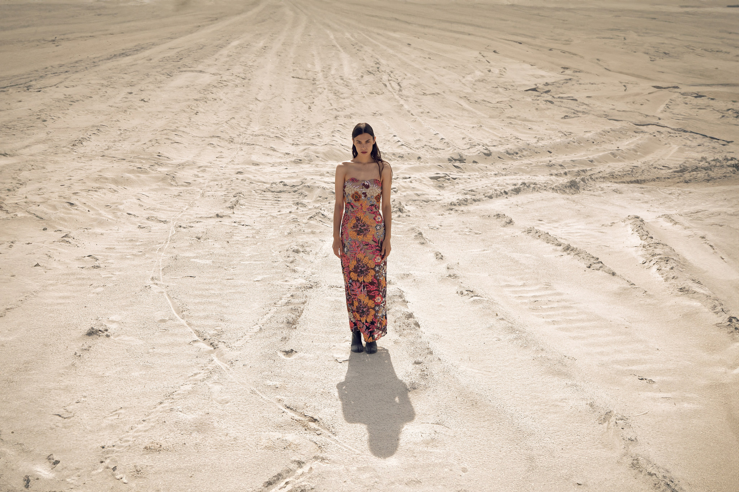 Арт-fashion фотосъёмка «Пески – pt. 2» от Полины Юриной: эстетика песчаных текстур, стиль и вдохновение для брендов и портфолио. Юрина Полина, фотограф из Екатеринбурга