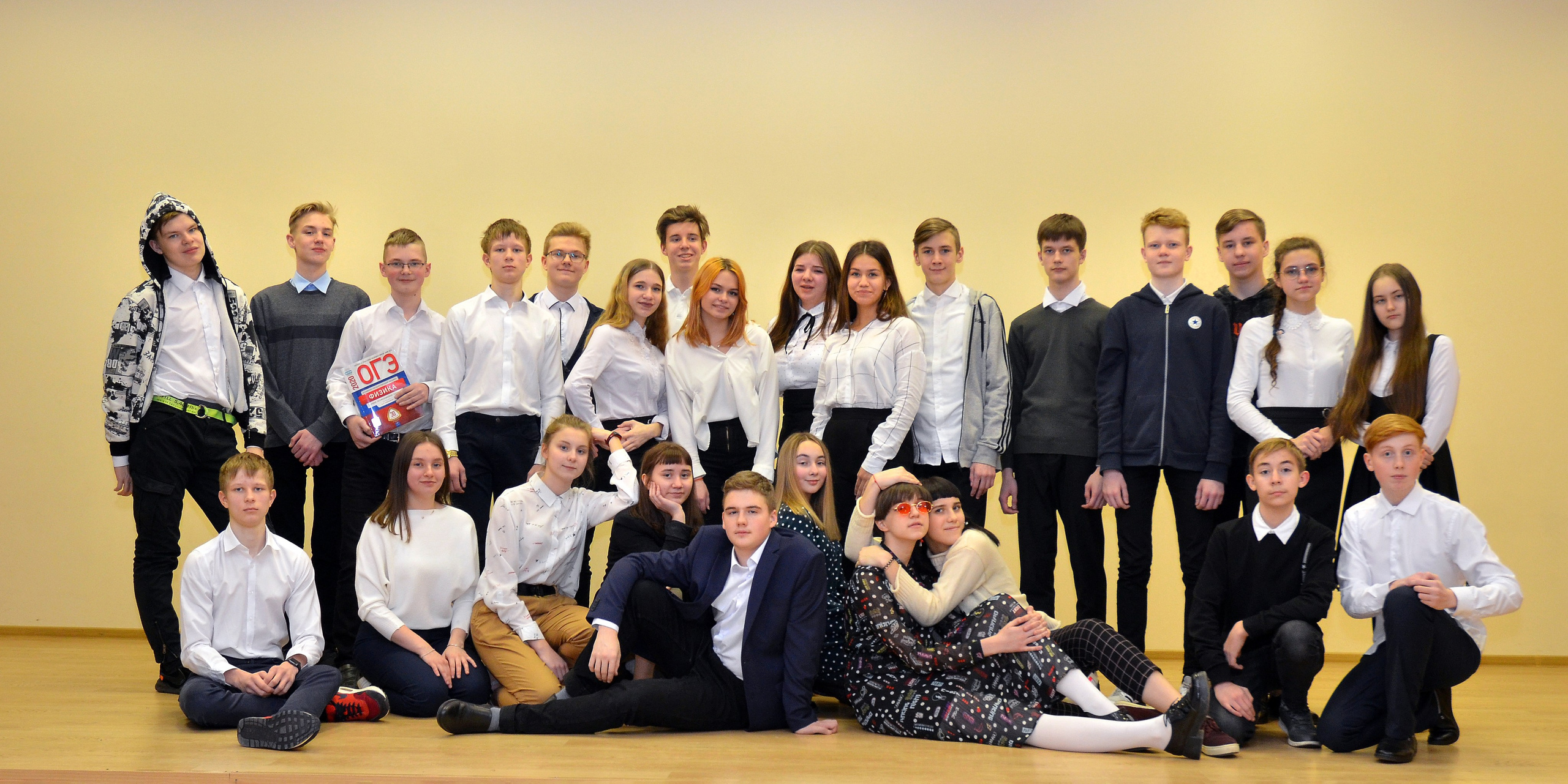 Фотоальбомы, фотокниги, альбомы для учеников старших и выпускных классов в школах в городе Вологда