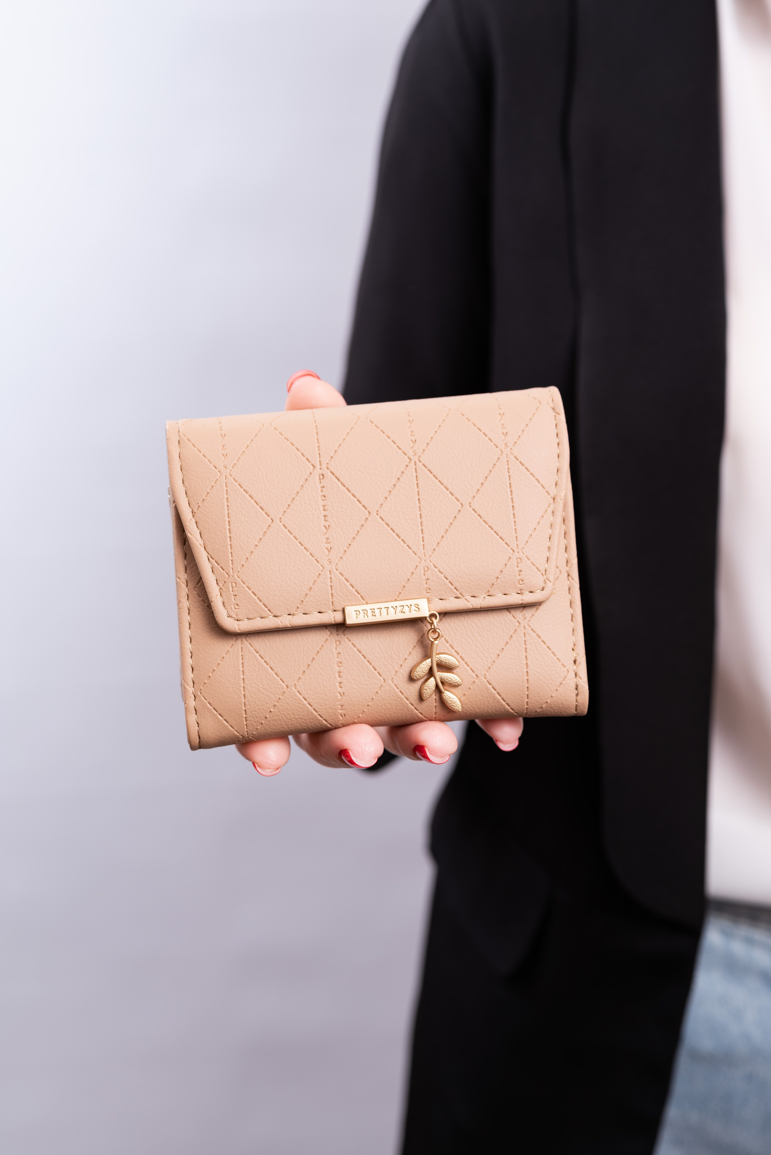 Кошельки. Предметный фотограф, фото для маркетплейсов Пятигорск, КМВ