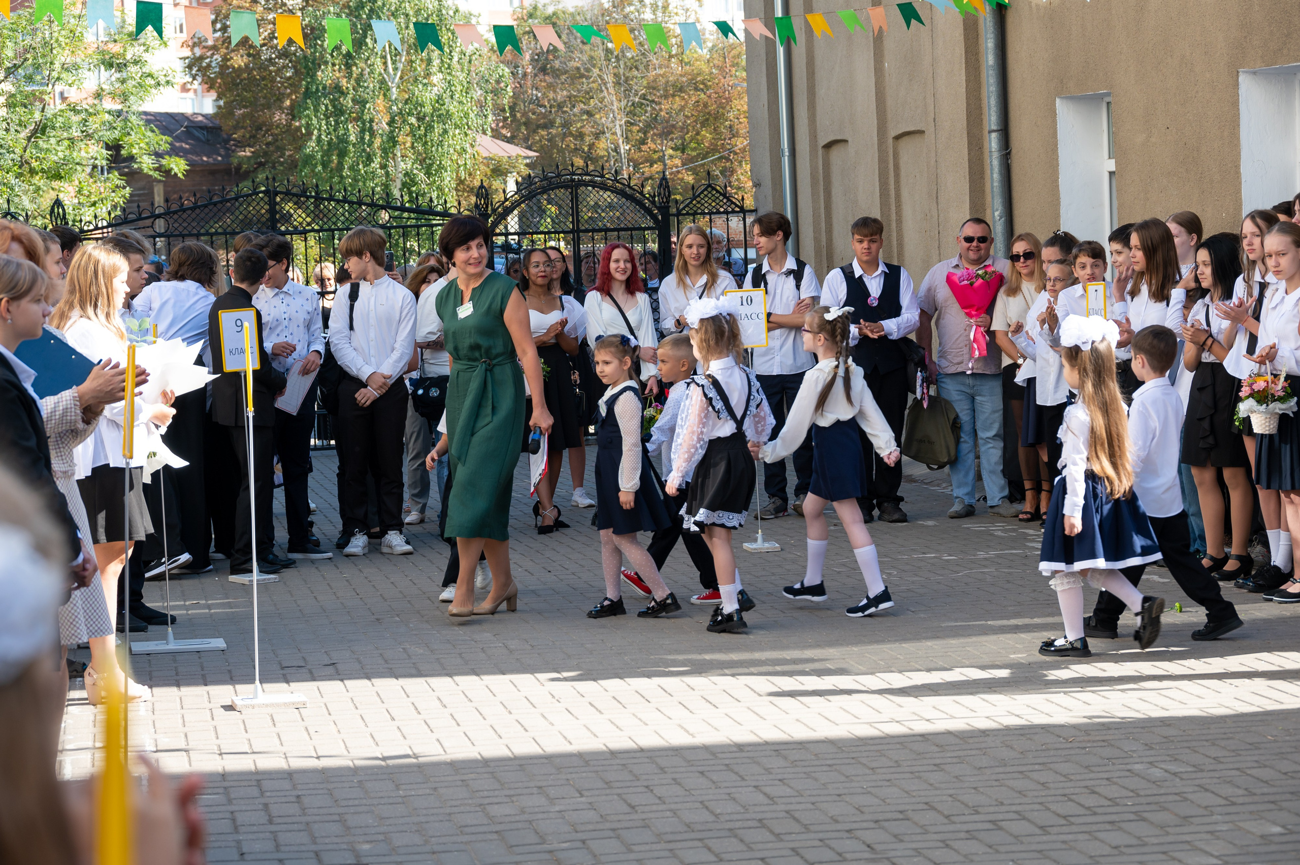 Школьная фотосессия в Туле. Портретный, семейный, свадебный фотограф. Бизнес, контент съёмка. Тула