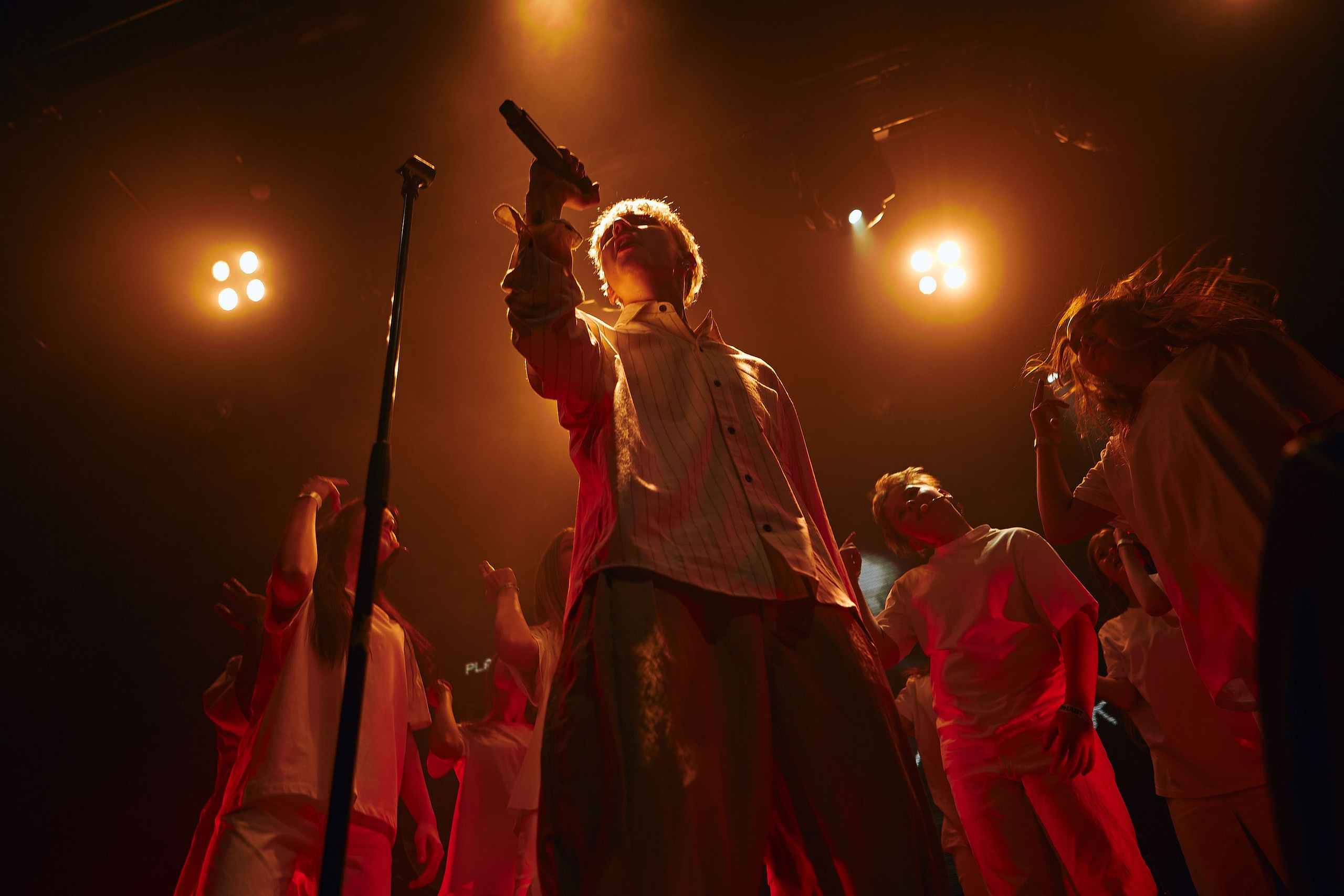 Ваня Дмитриенко «НА ОДНОЙ ОРБИТЕ ТУР». Андрей Цветков — репортажный, свадебный и портретный фотограф в Санкт-Петербурге